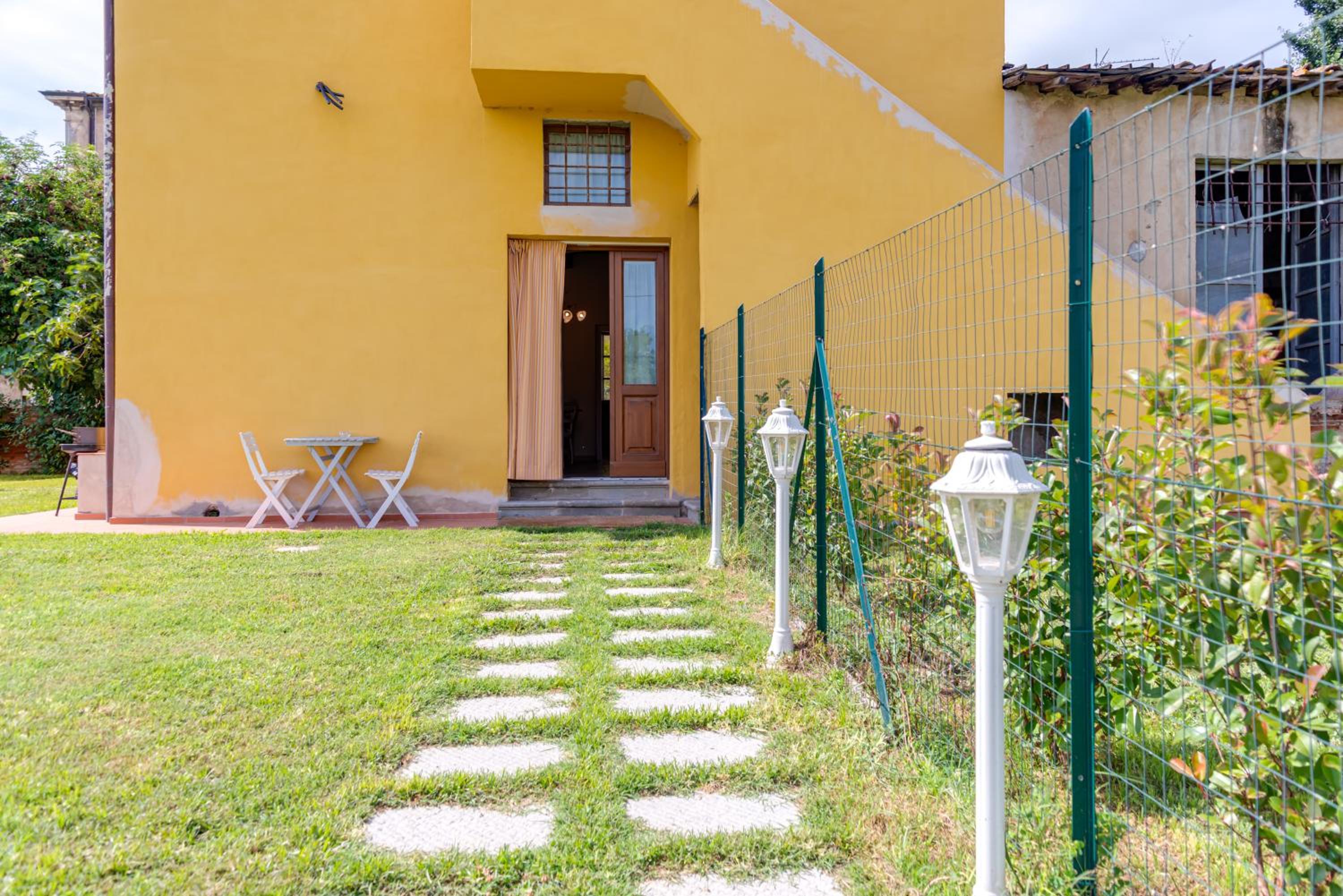 La Bellaia con giardino a Empoli