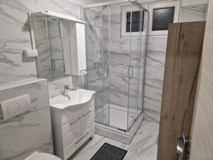 Sobe Zimmer & Apartmani Nova Gradiška view 2