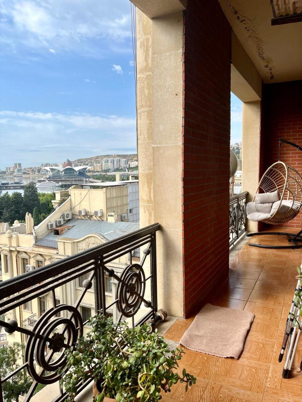 Two-room shared apartment with sea view in the city center