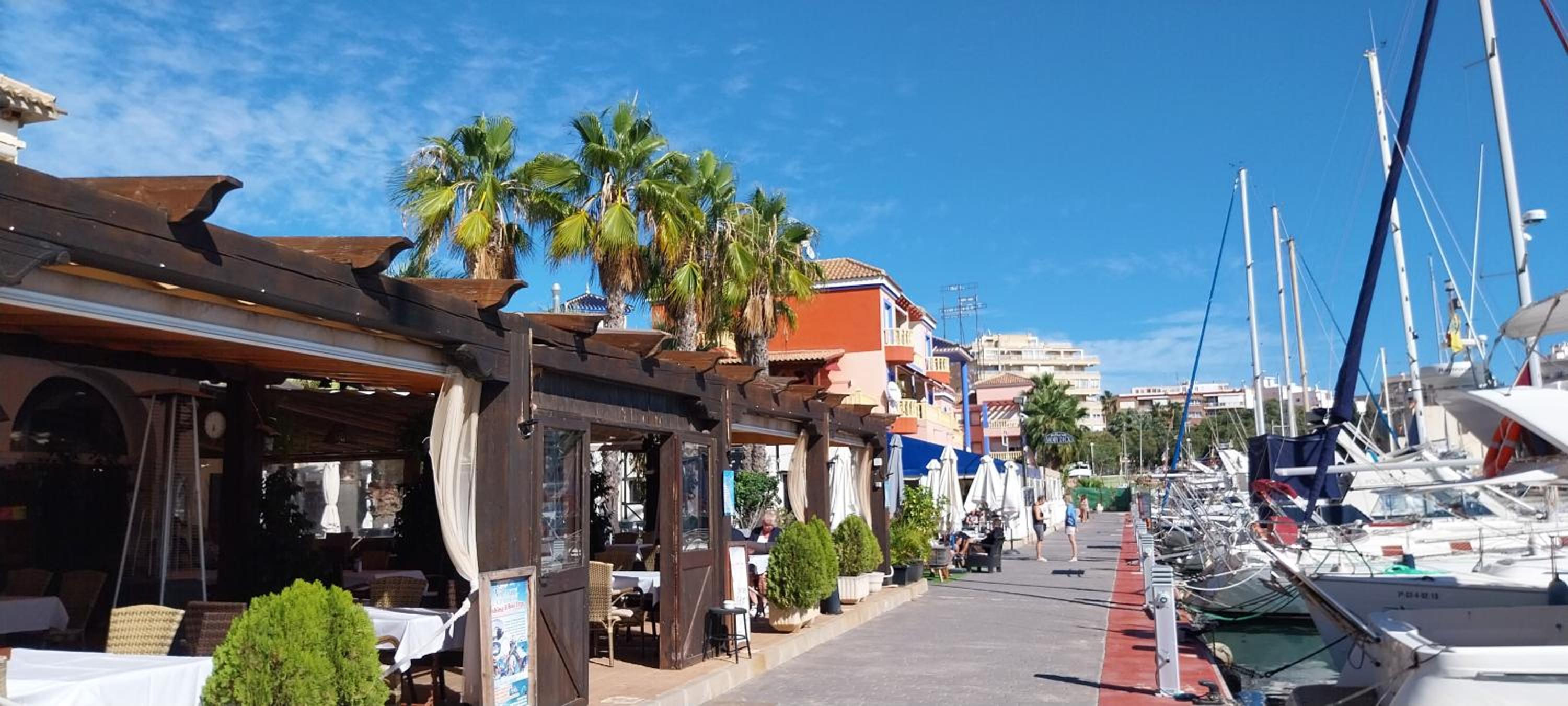 Luxury apartment with sea view Puerto Torrevieja