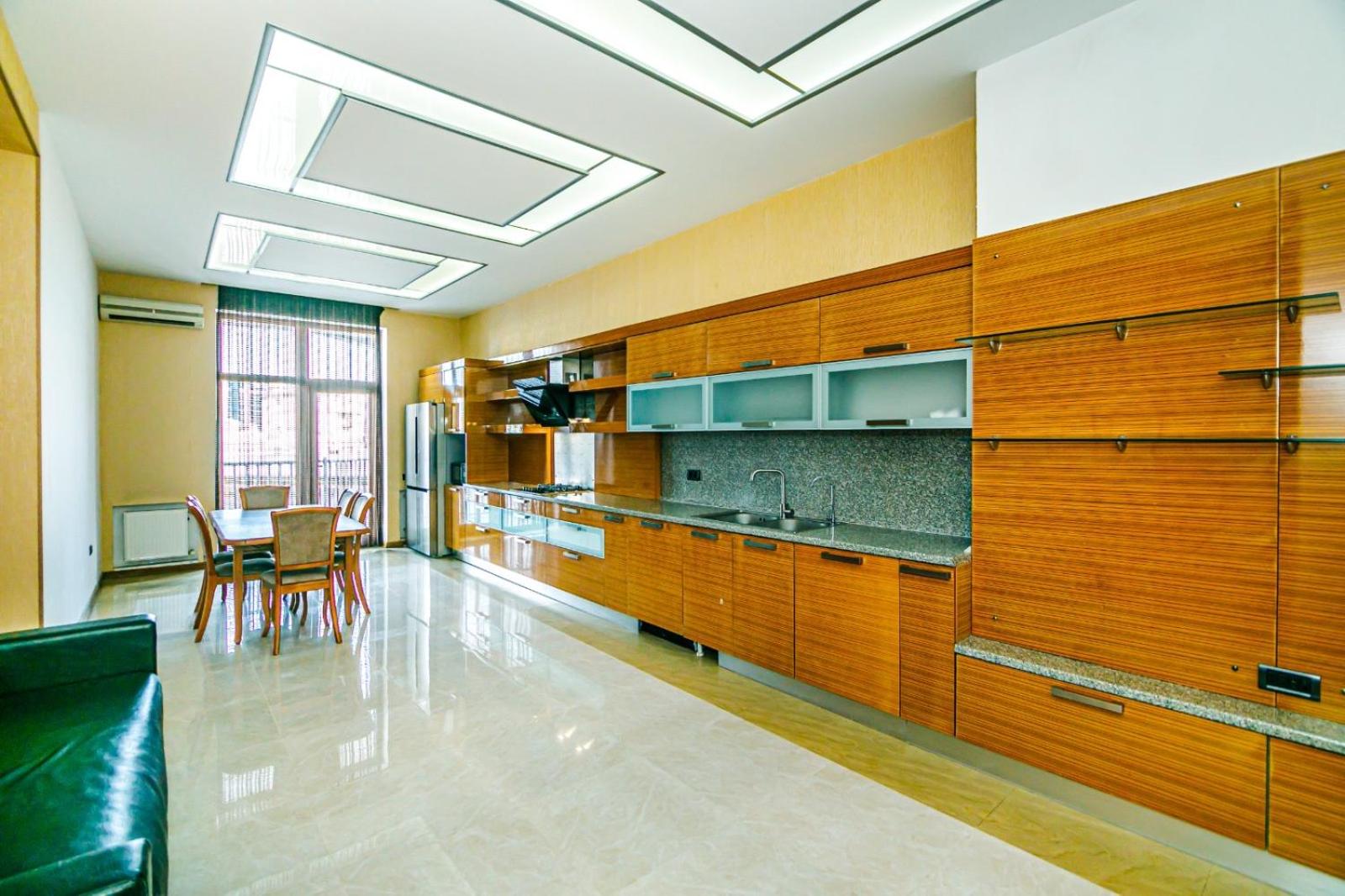 Baku Luxury Apartment AM4