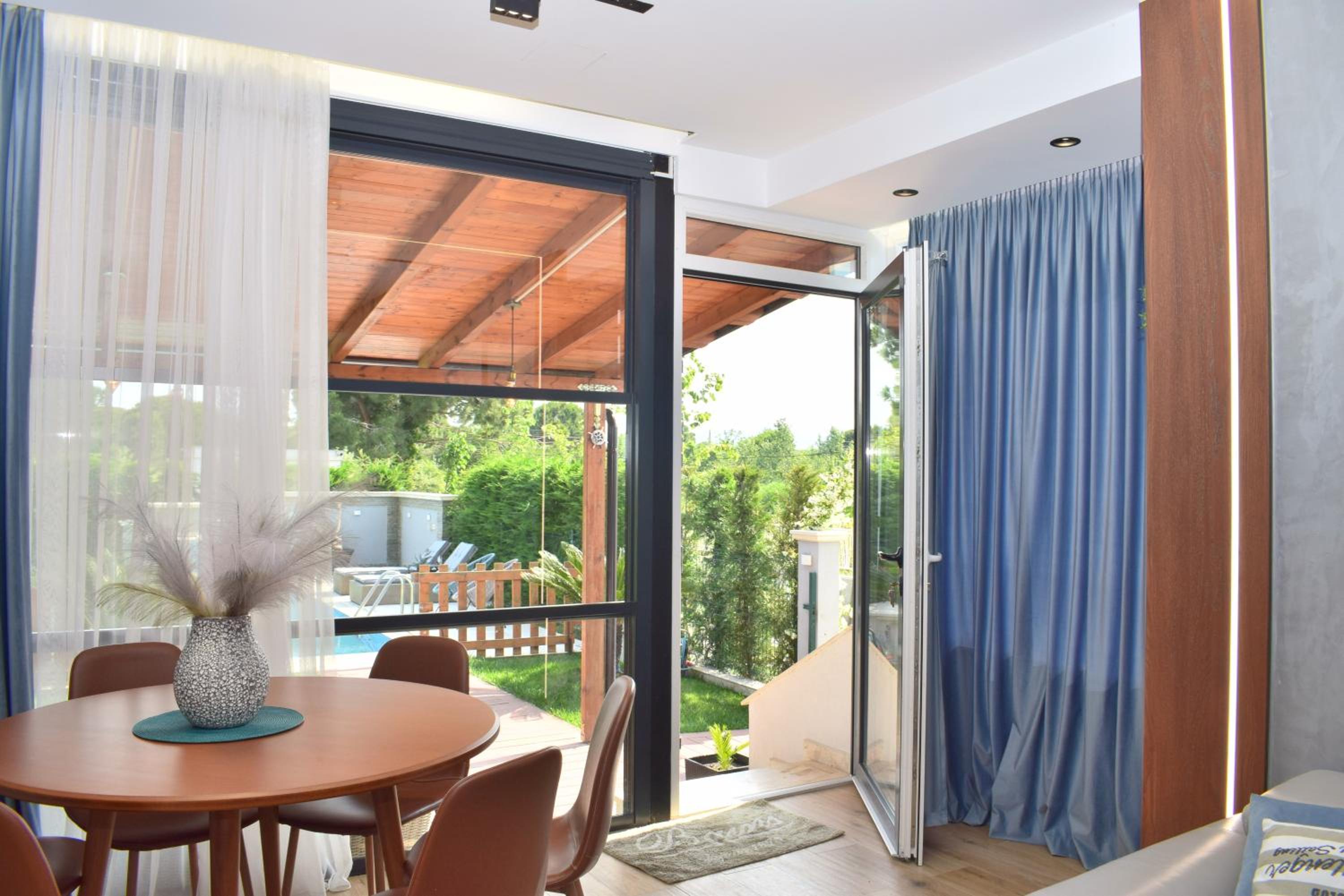 Sunny Beach Apartments with Swimming Pool - 247