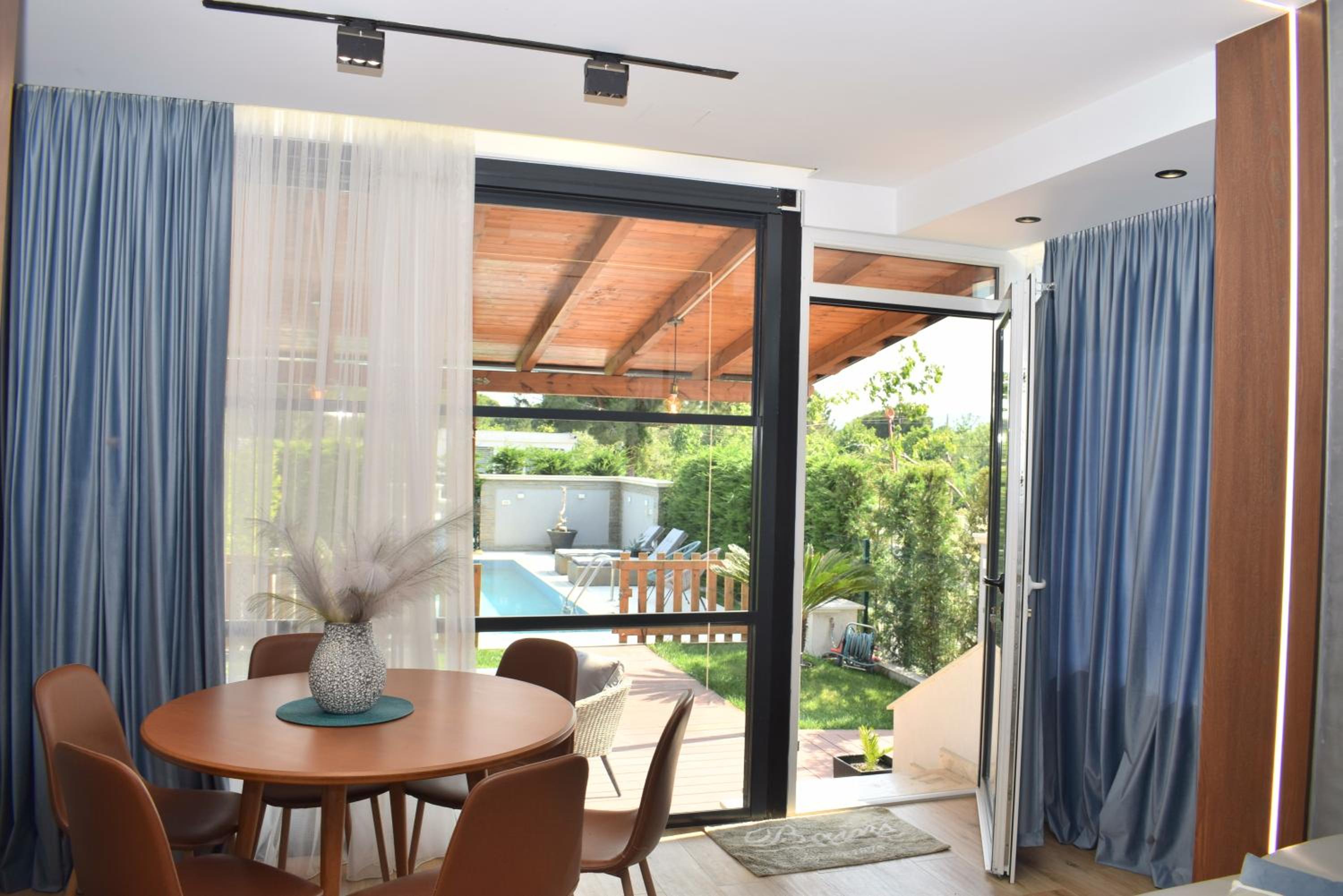 Sunny Beach Apartments with Swimming Pool - 247