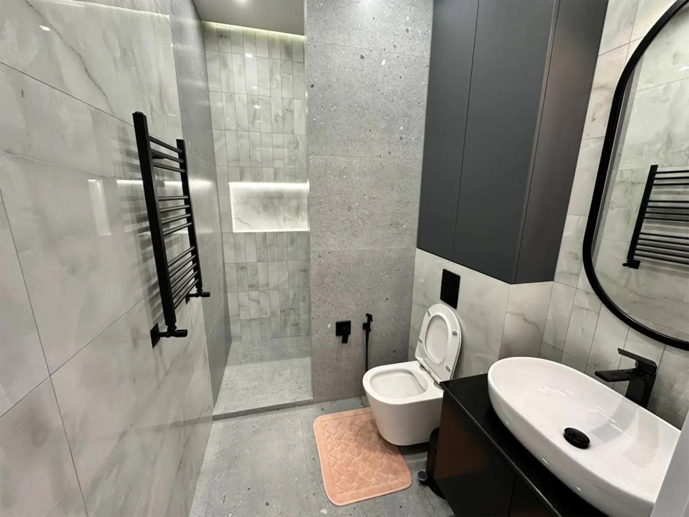 LUXUARY Apartment in Yerevan on Khorenatsi Street,OPEN Balcony,Near GOLD Market