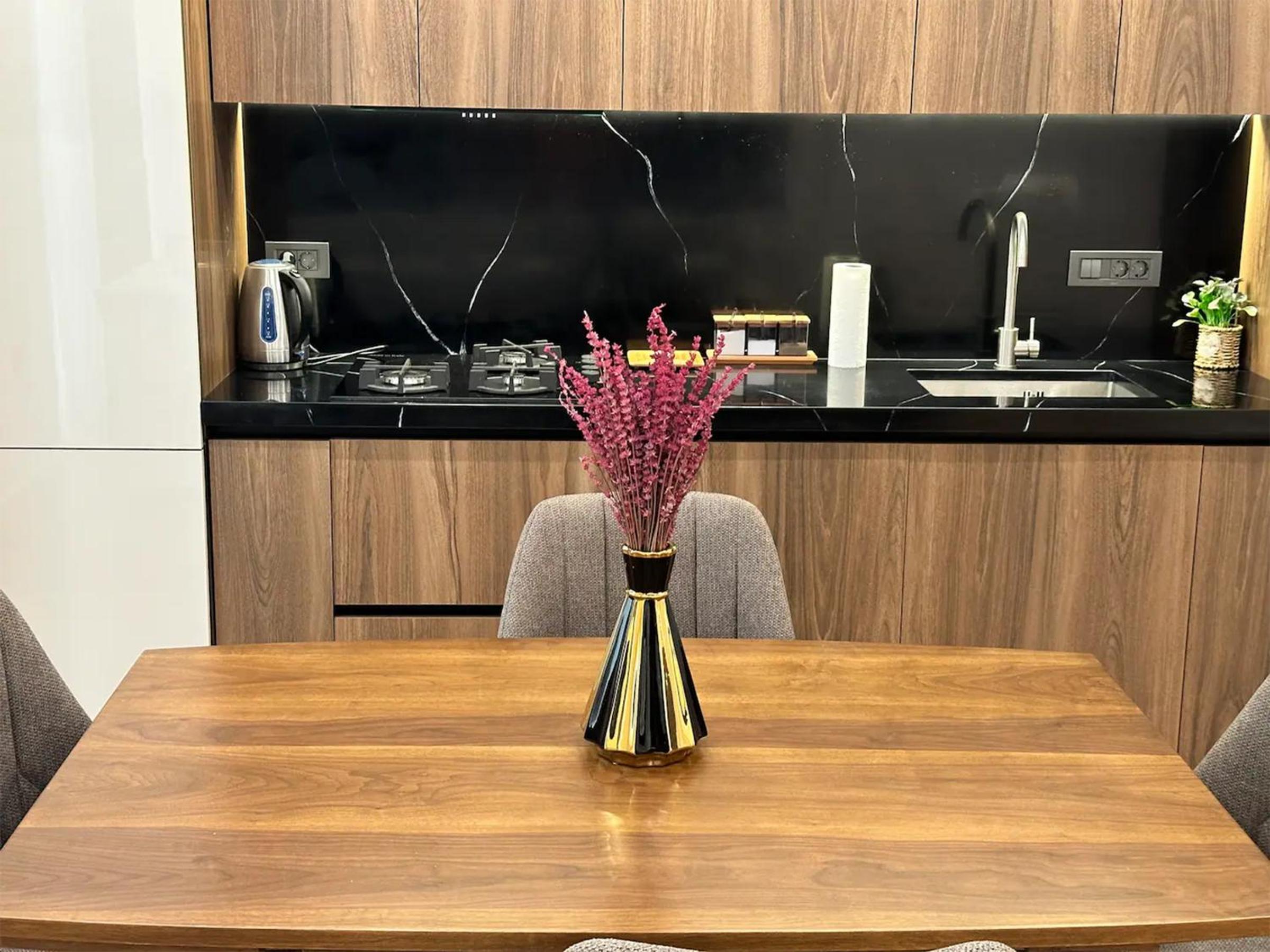 LUXUARY Apartment in Yerevan on Khorenatsi Street,OPEN Balcony,Near GOLD Market