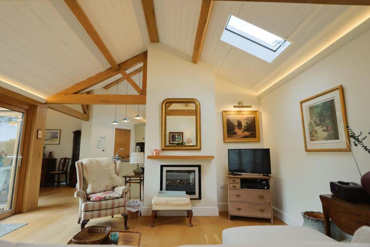 Musthay Mews Tockington cottage