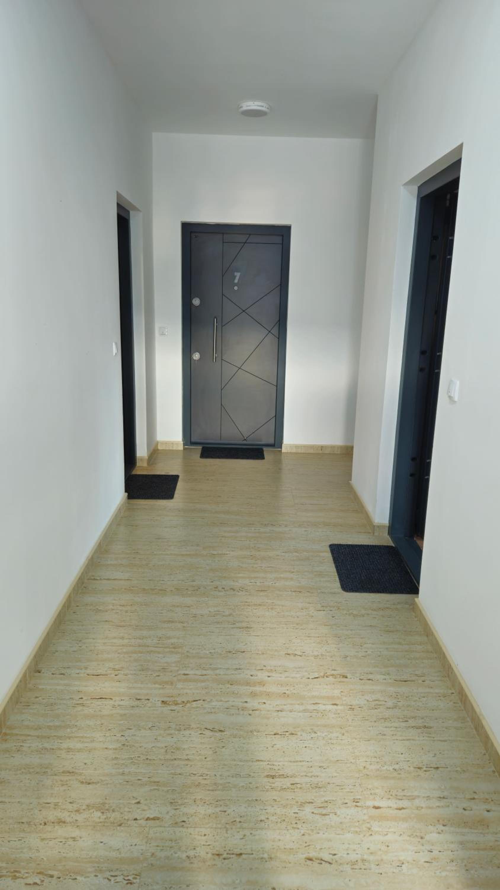 Podgorica apartments Planet view 4