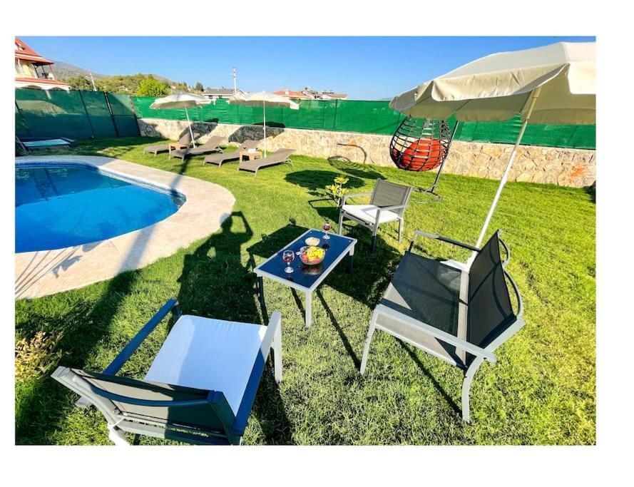 Luxury Villa With Private Pool And Garden Villa121