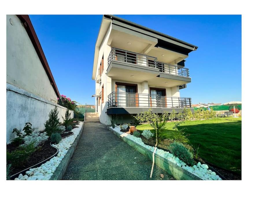 Luxury Villa With Private Pool And Garden Villa121
