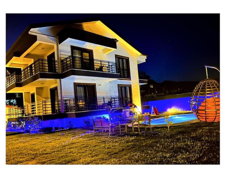 Luxury Villa With Private Pool And Garden Villa121