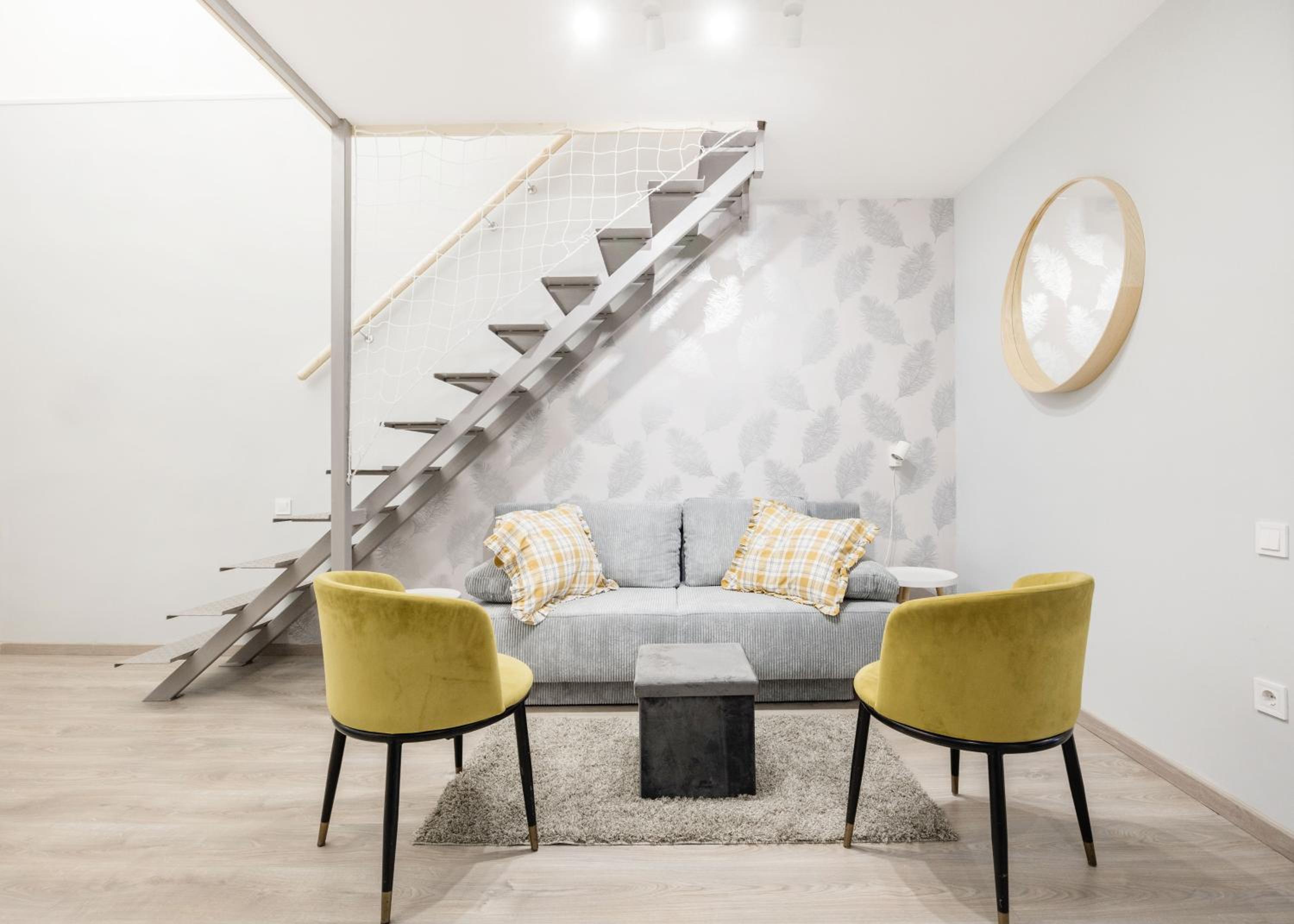 Spacious and charming apartment in the centre view 4