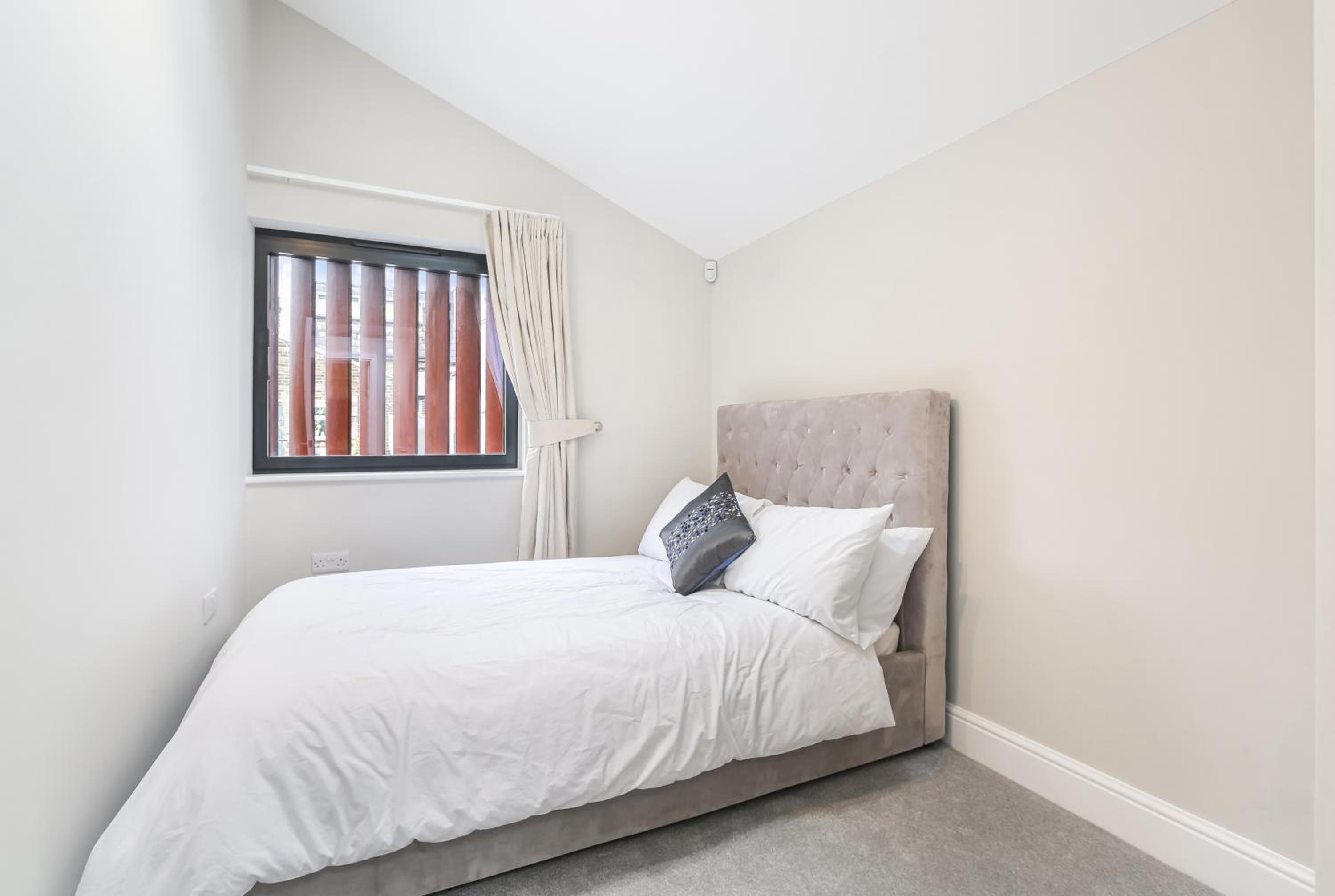 Elegant & Stylish Brand New 3 Bed Retreat