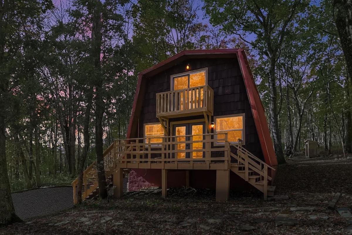Family cabin Alpine Lake w indoor pool & fire pit