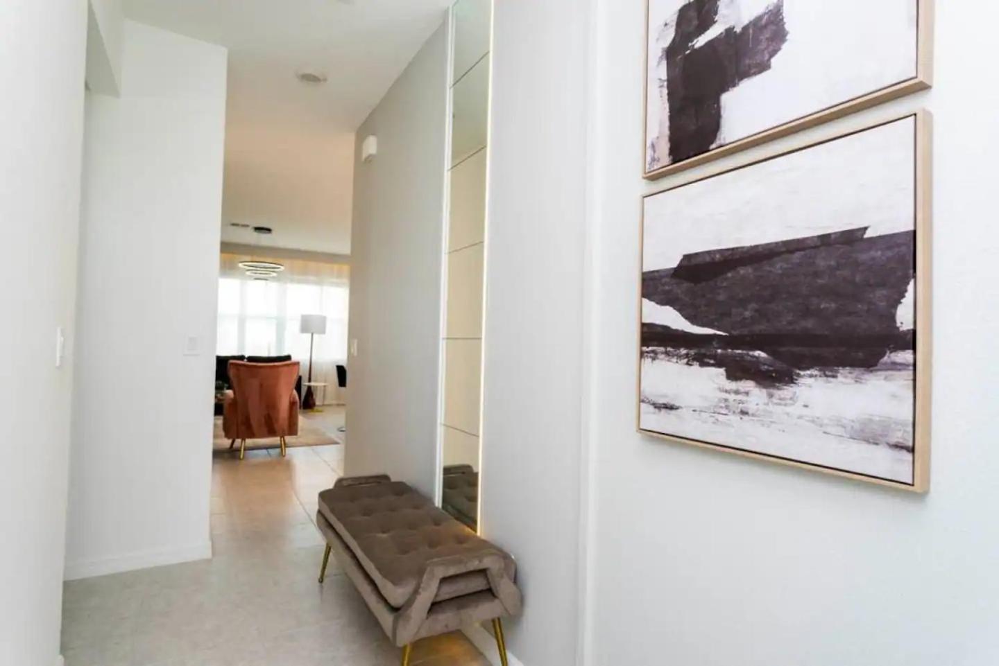 Spectacular Townhome 3Bed 3Bath Close to Disney view 2