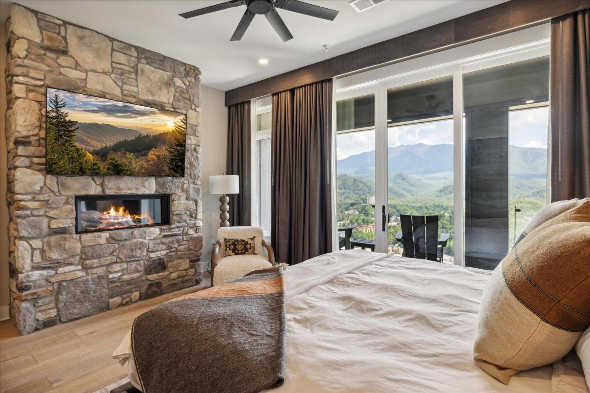 Highlands of the Smokies 501PH 3br view 2