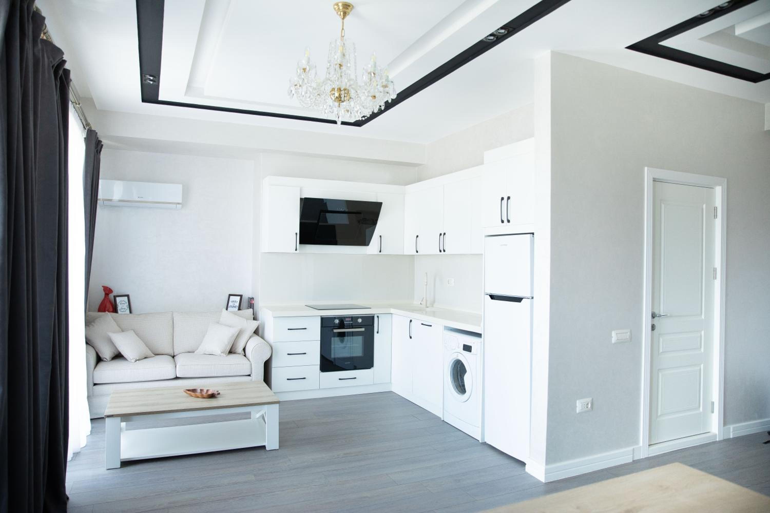 Cozy 1 Br apartment In Prestigious Building