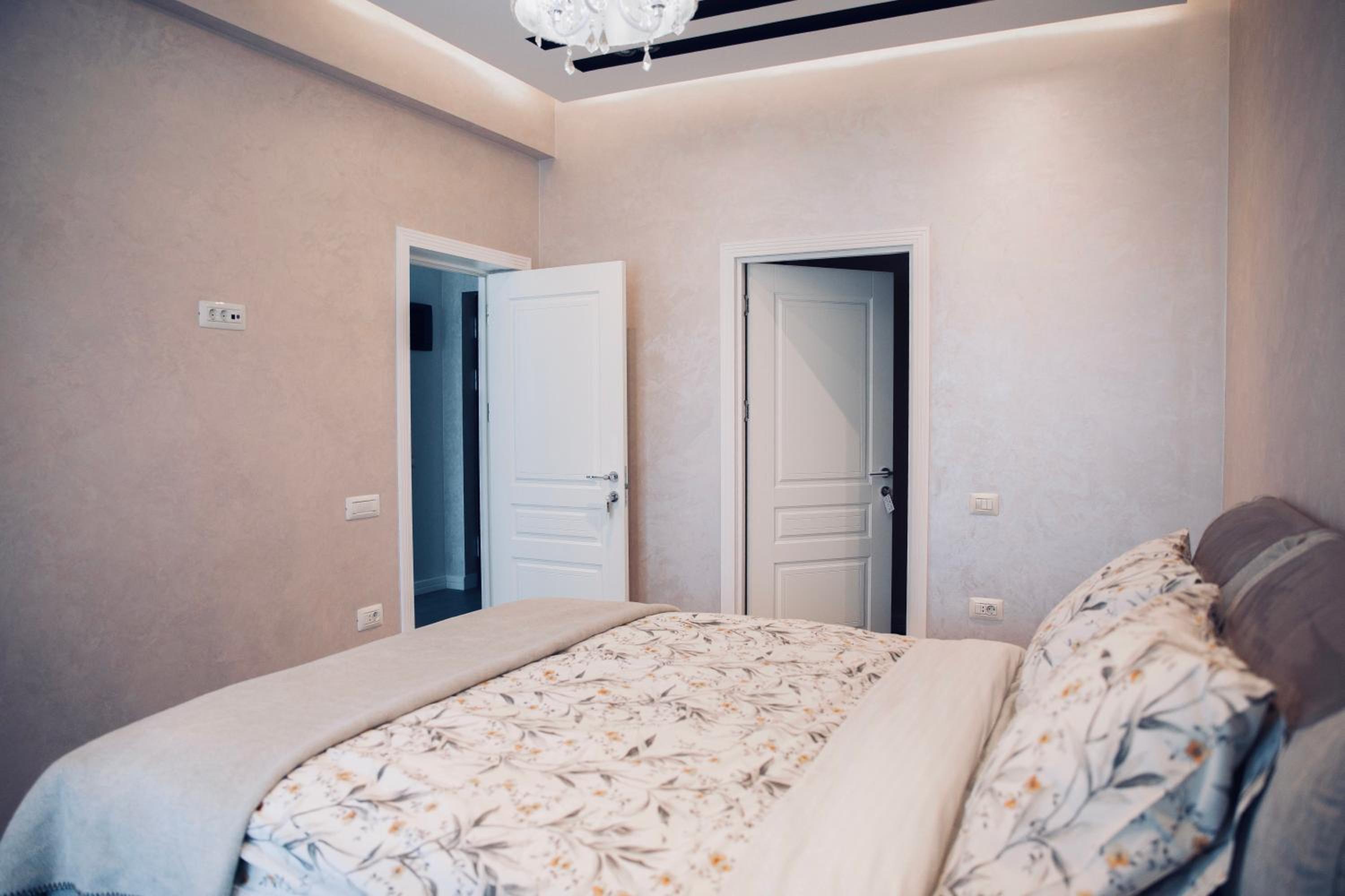 Cozy 1 Br apartment In Prestigious Building