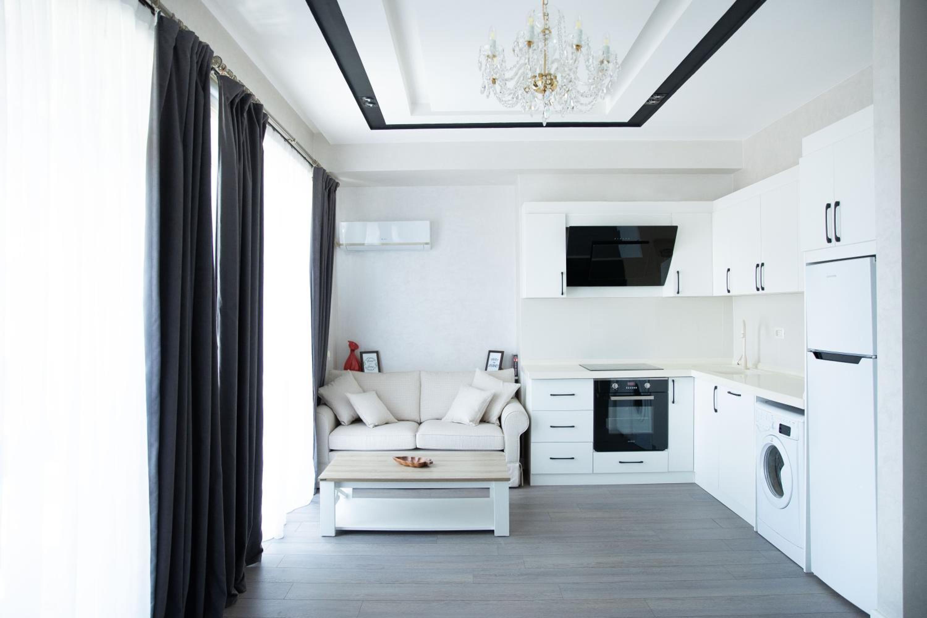 Cozy 1 Br apartment In Prestigious Building