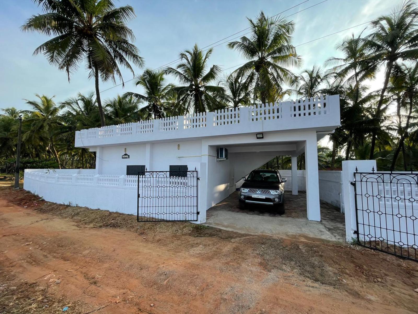 Yashasvi- Sea View Cottage