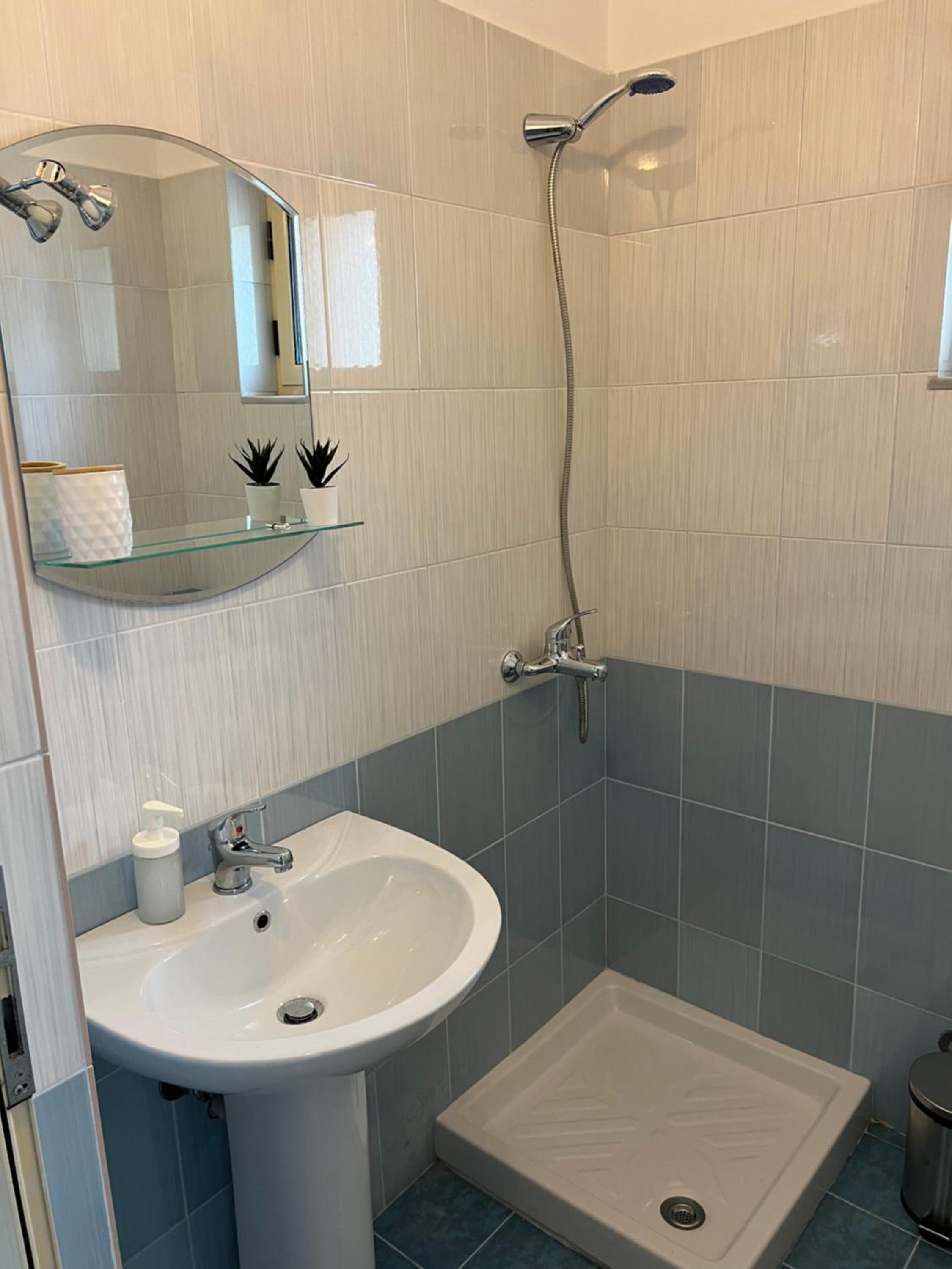 Helios Rooms