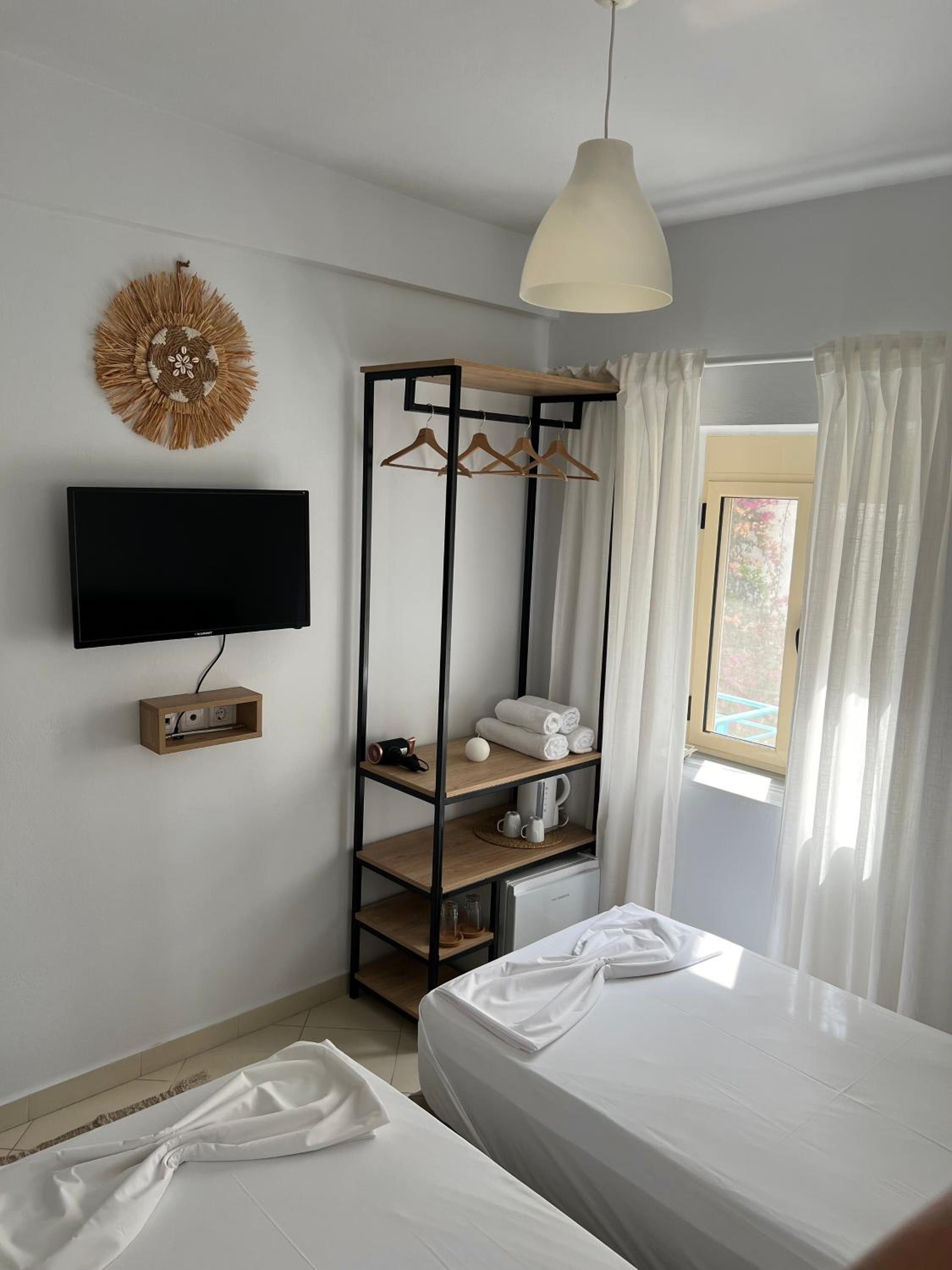 Helios Rooms