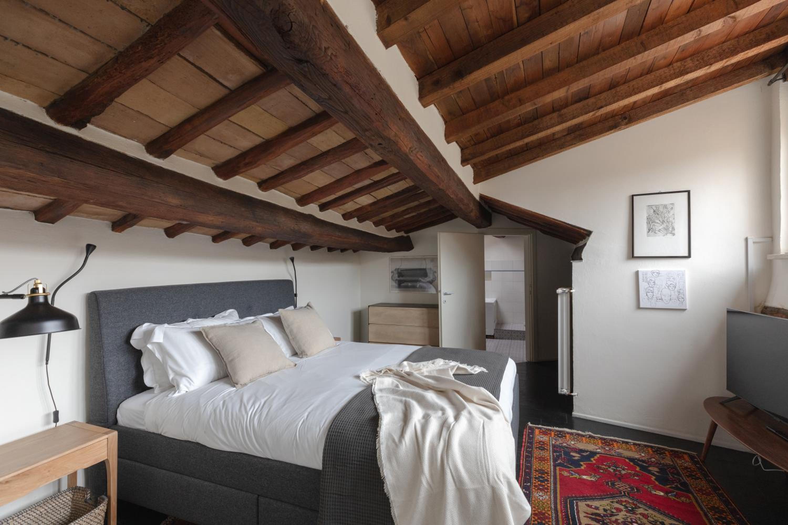 Classic and chic apartments in Trastevere