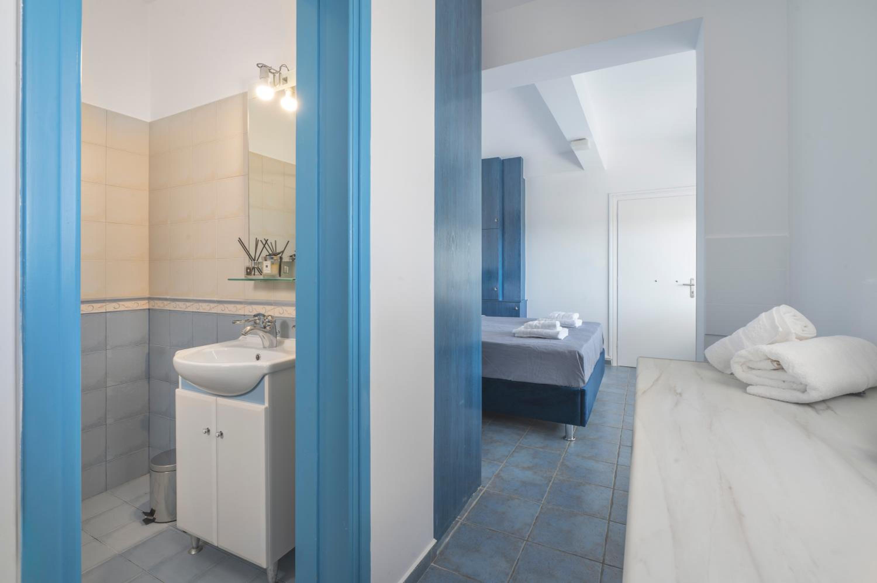 Luxury Sea View Residence with pool -Attika Riviera