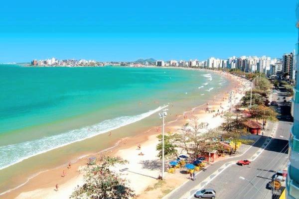 Apartamento da Música a 300 metros da areia da Praia do Morro, com 1 quarto, Garagem, tv smart e Wi-fi
