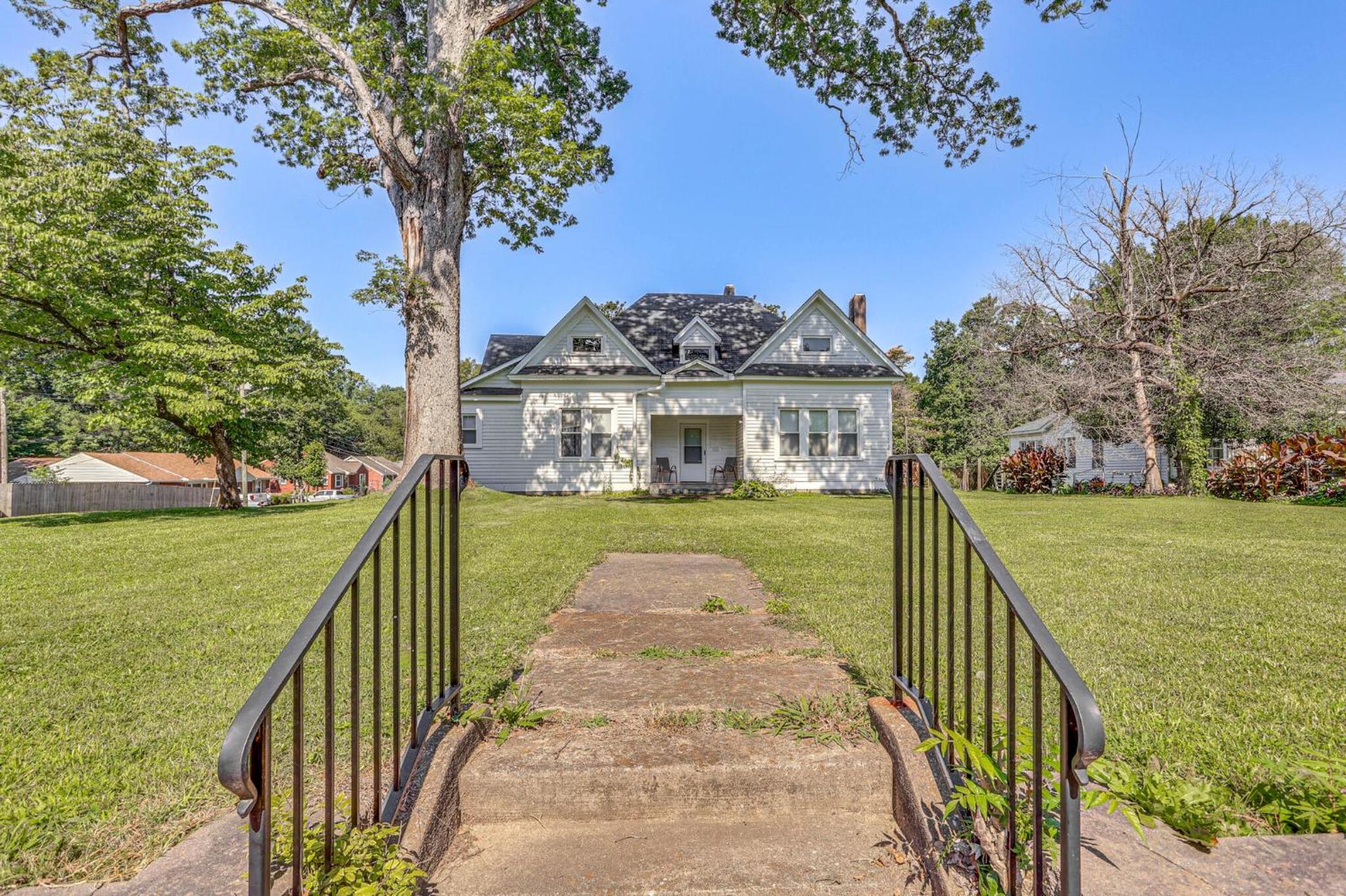 Historic Highland-Game Room & King Beds Entire Home view 2