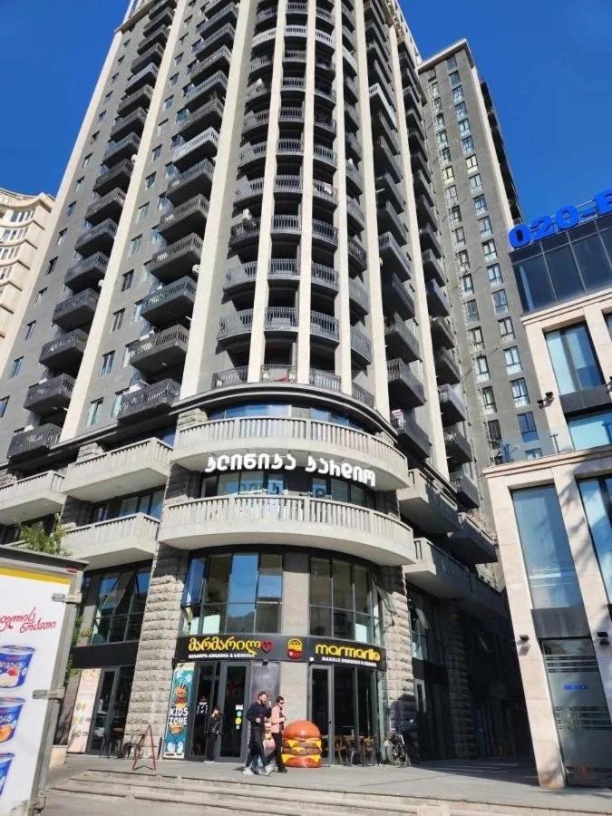 GG Home - 1-bedroom apartment with river view view 2