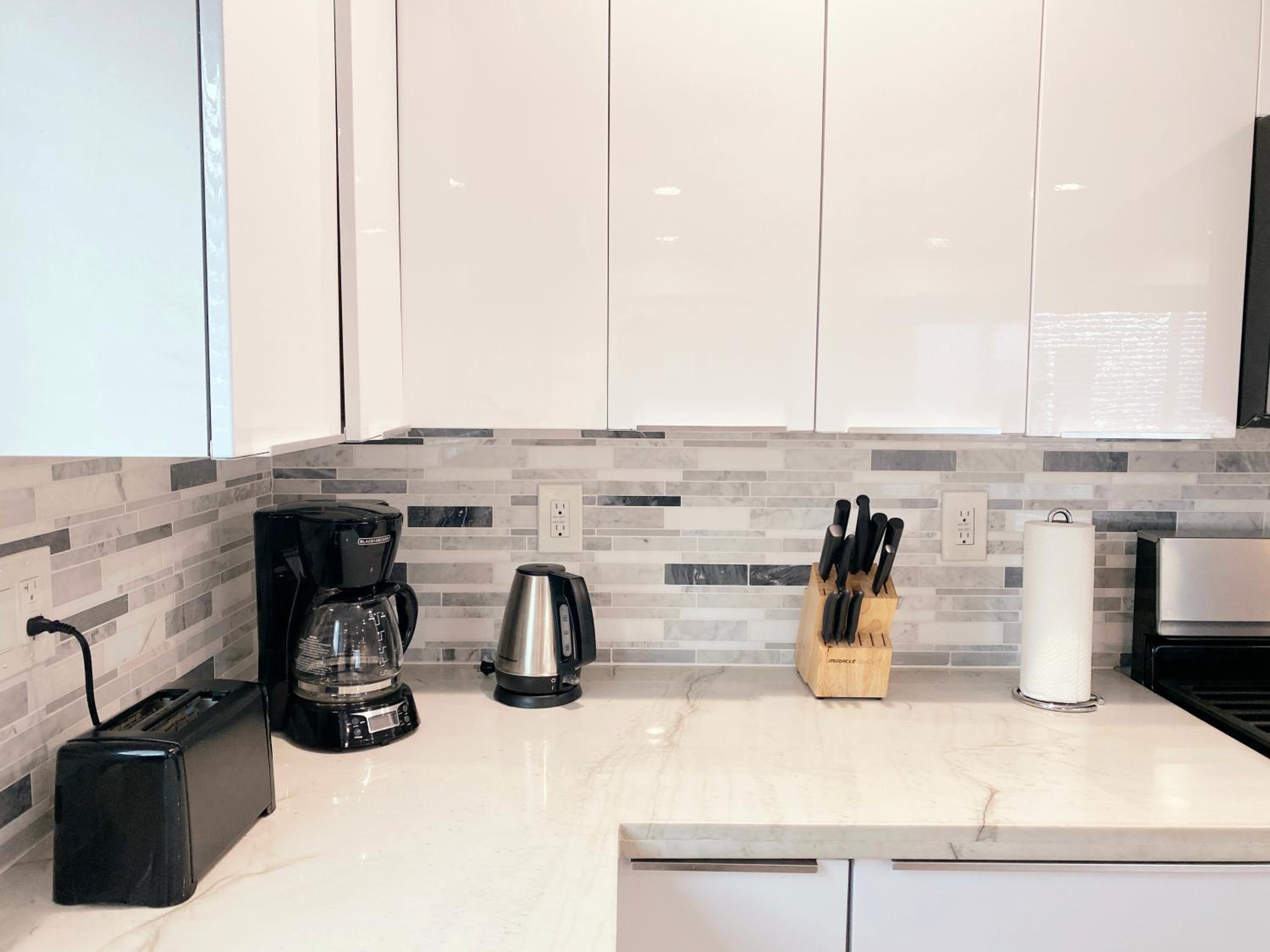 Modern 3BR Home in Mid-City - Image 4