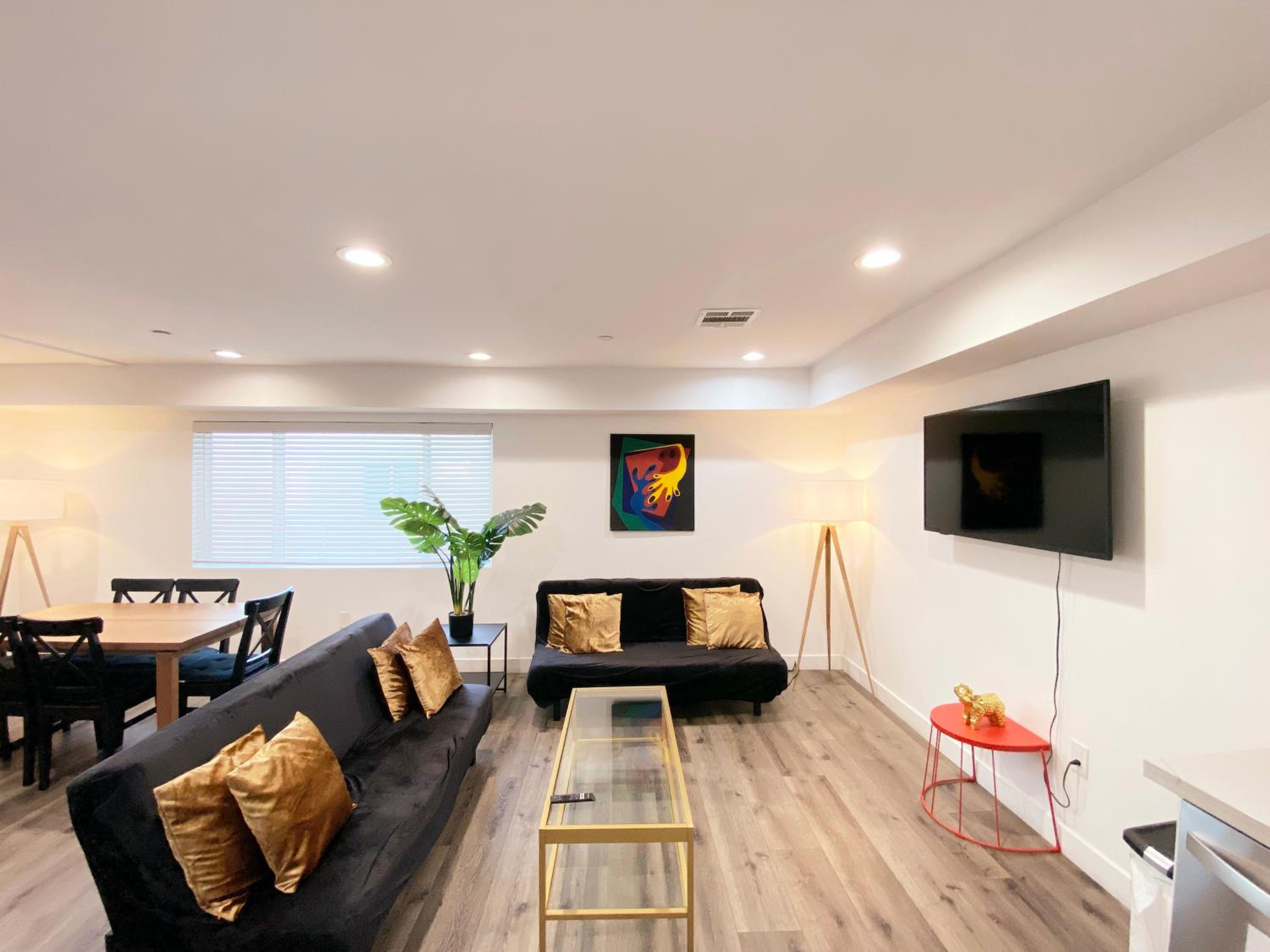 Modern 3BR Home in Mid-City