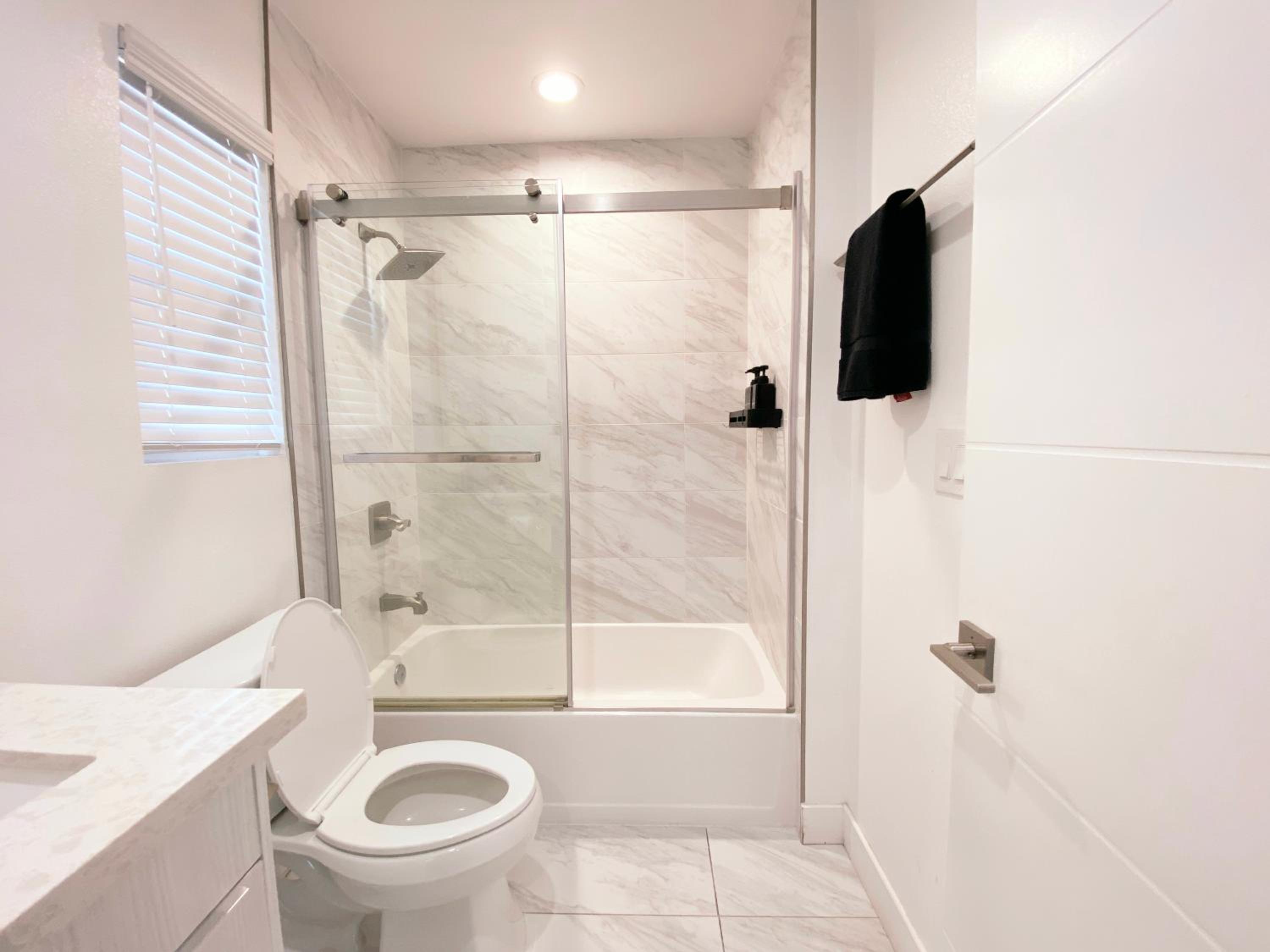 Modern 3BR Home in Mid-City