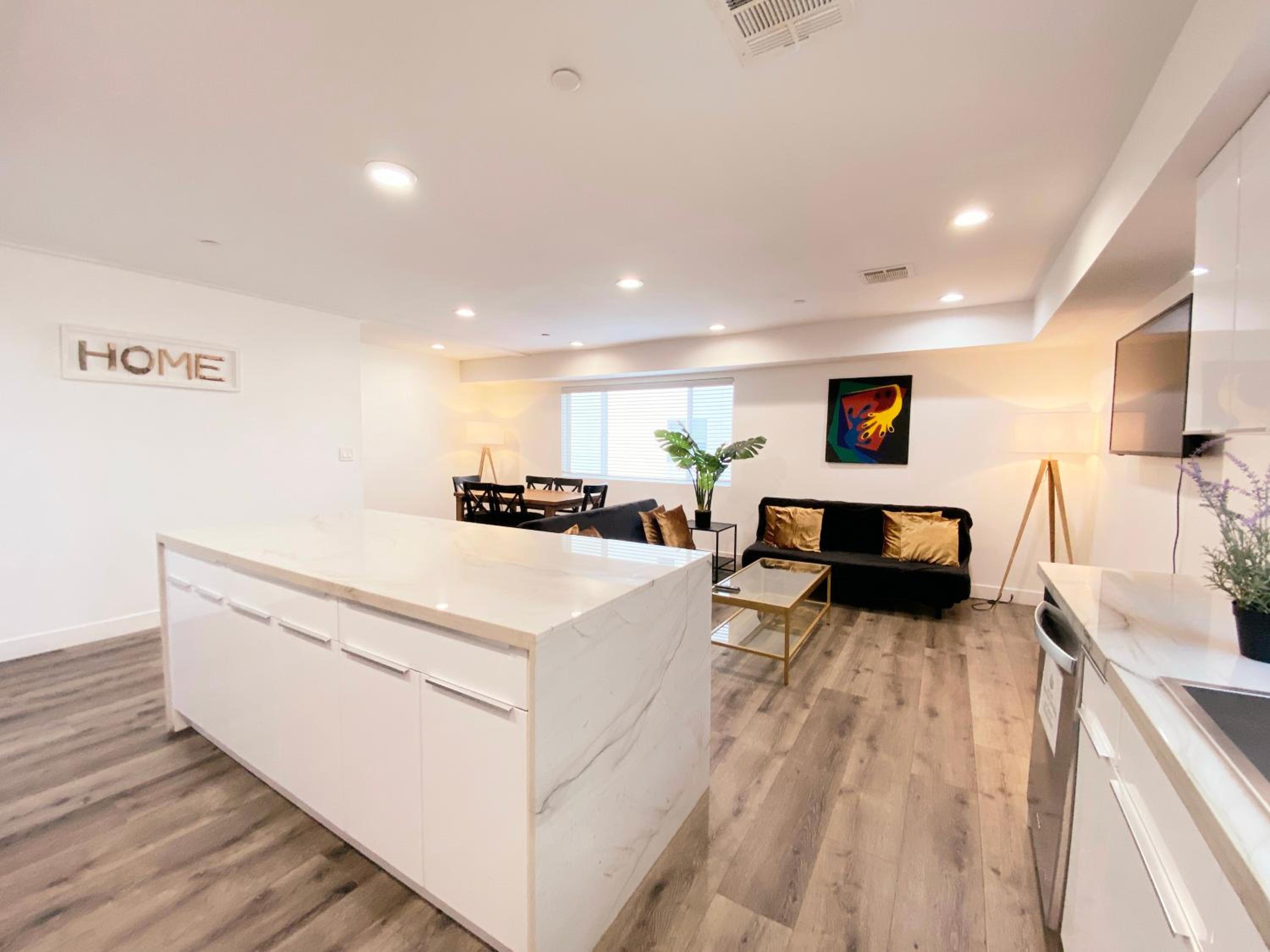 Modern 3BR Home in Mid-City