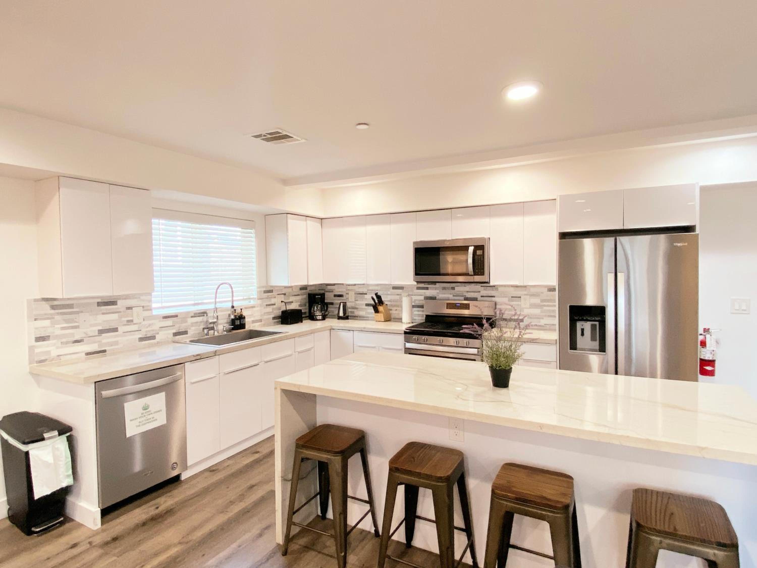 Modern 3BR Home in Mid-City