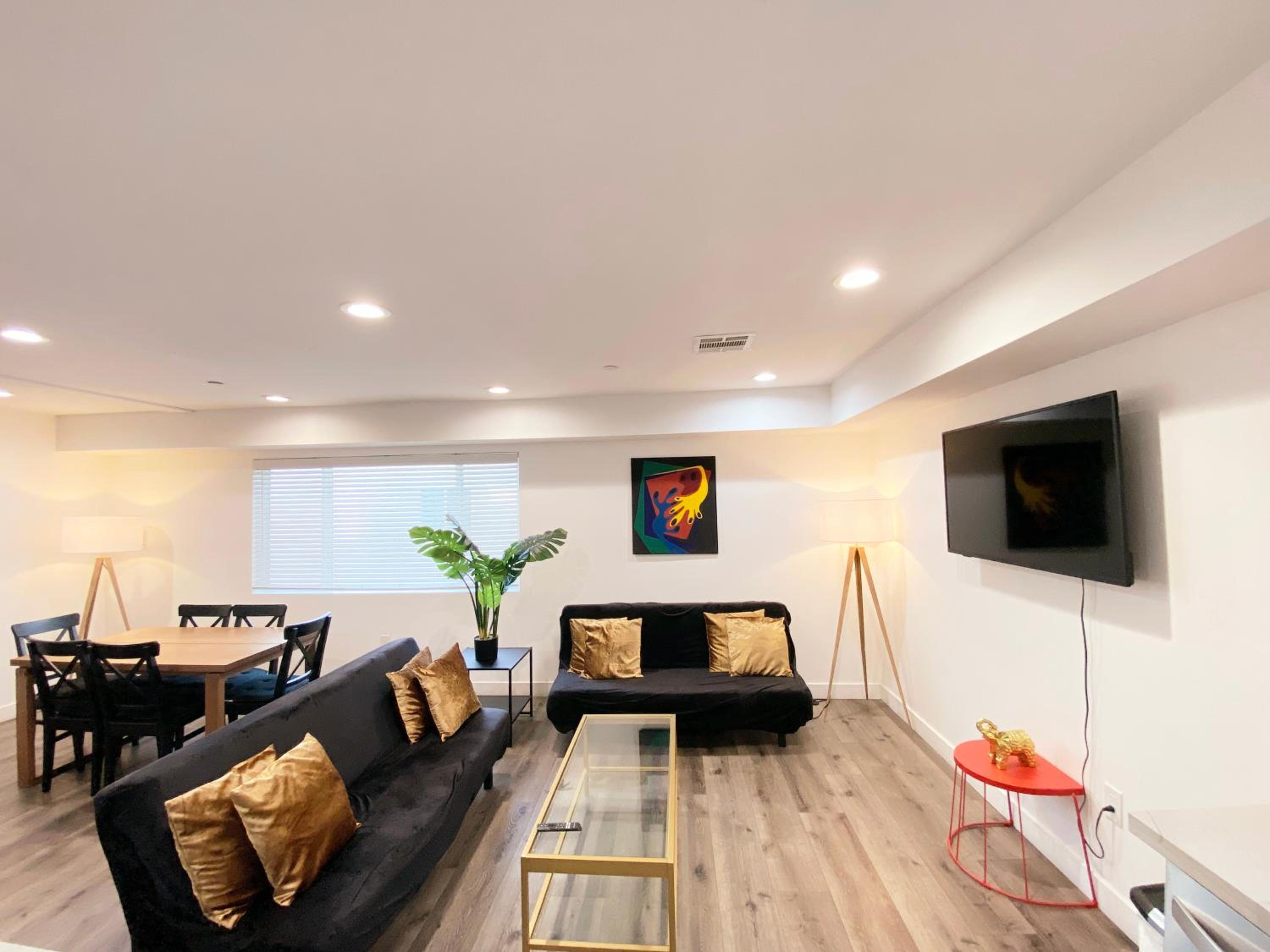 Modern 3BR Home in Mid-City