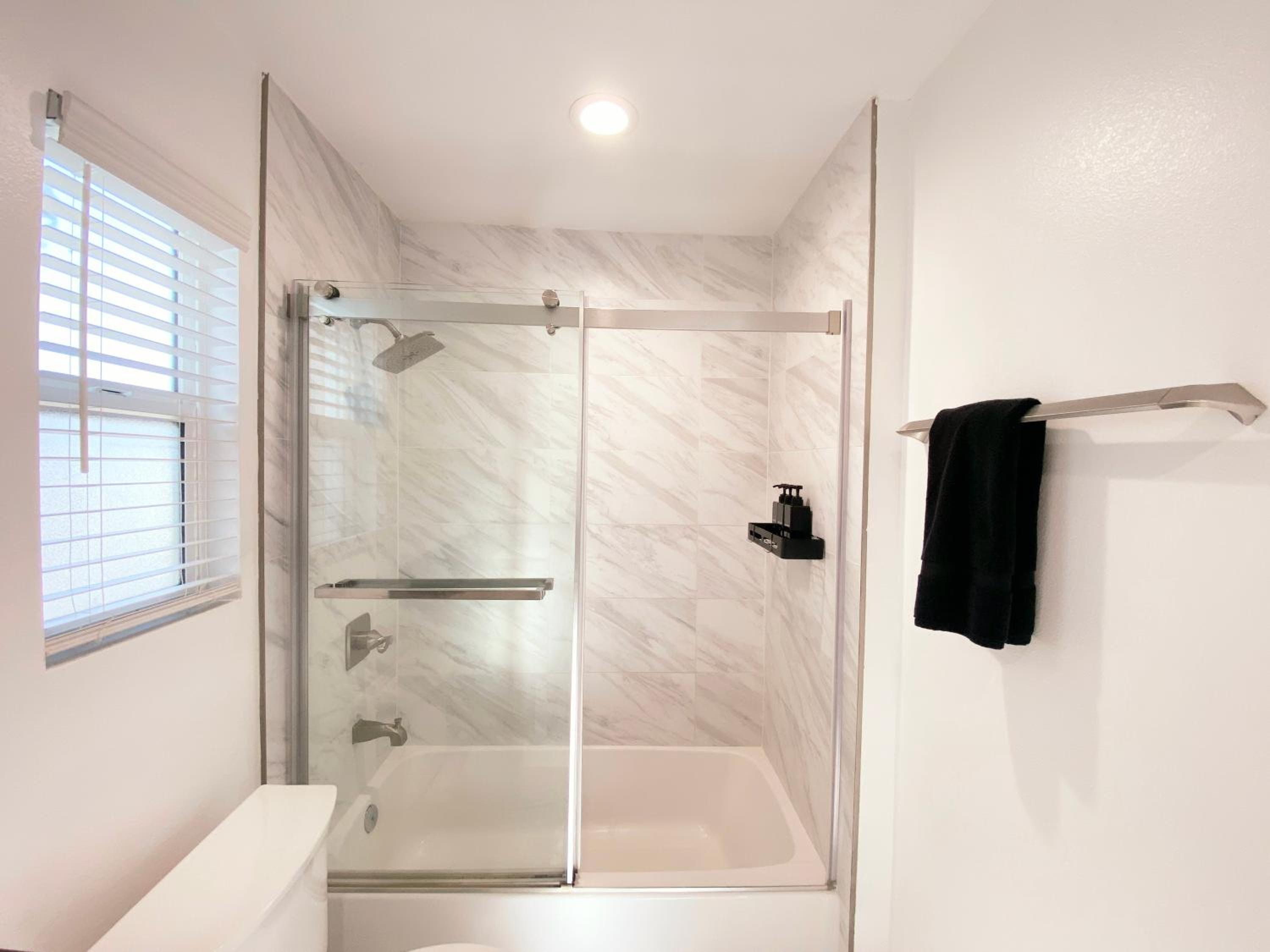 Modern 3BR Home in Mid-City