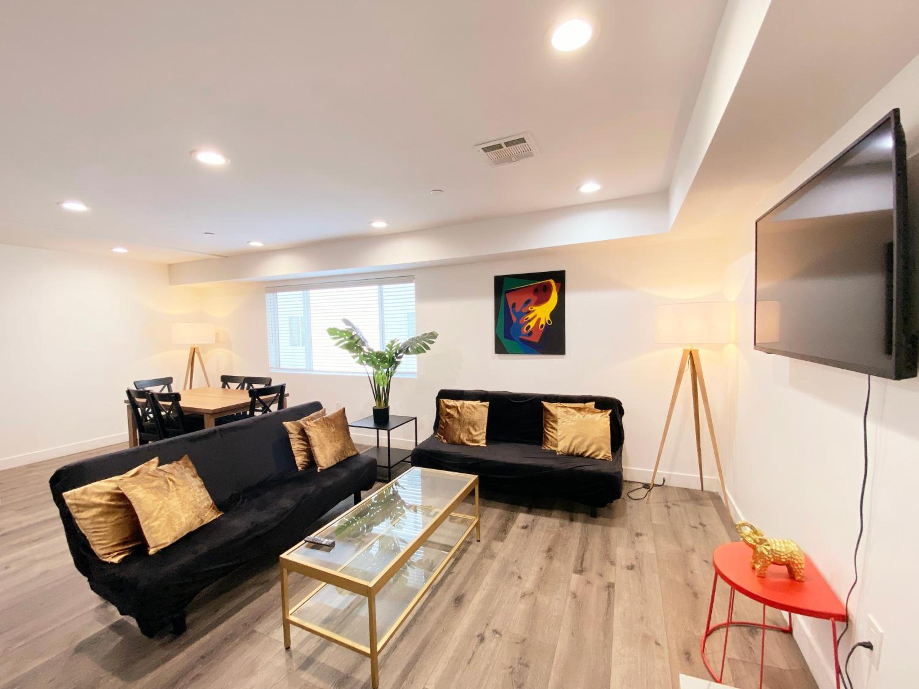 Modern 3BR Home in Mid-City