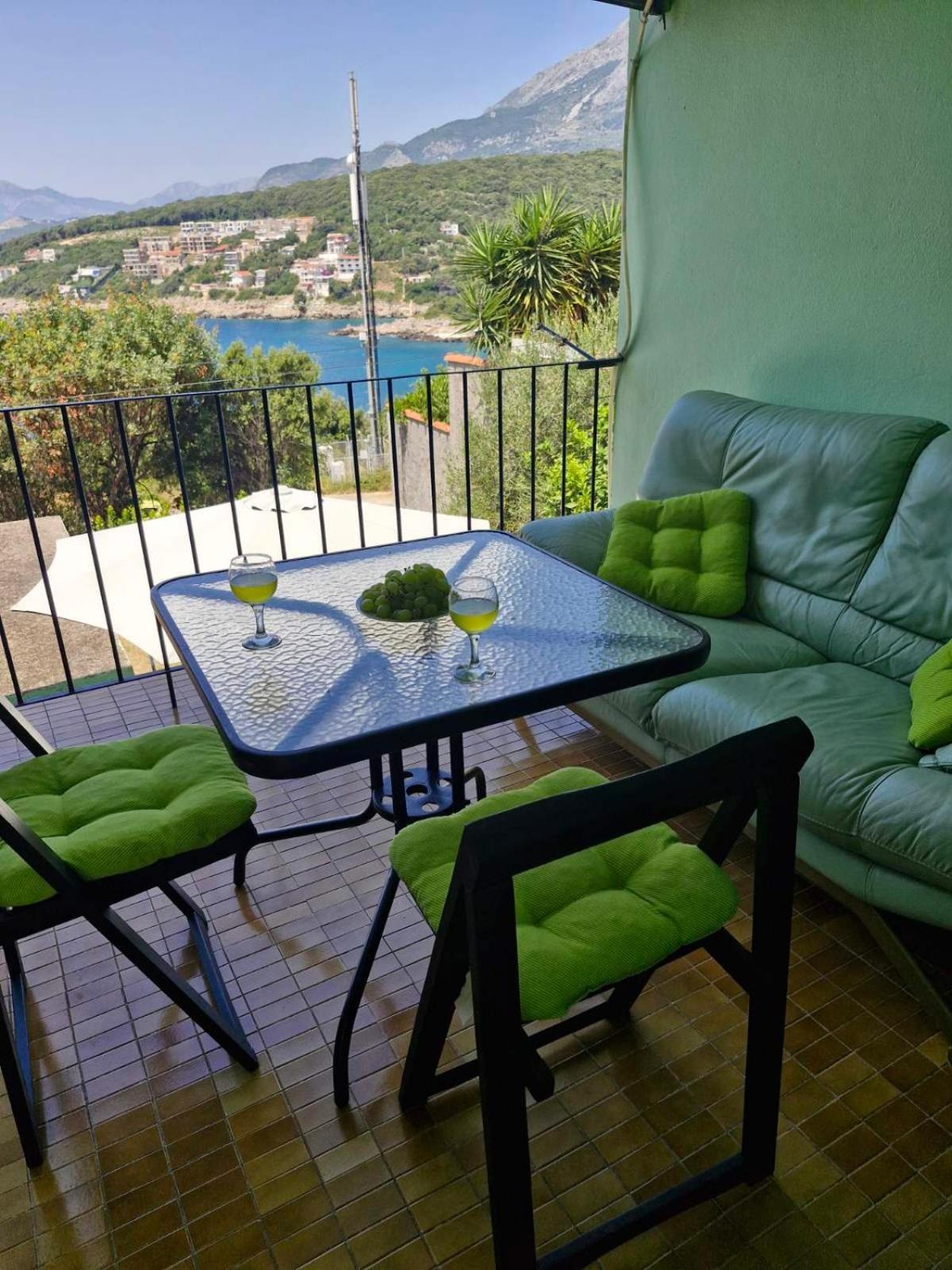 Lazar Utjeha view 2