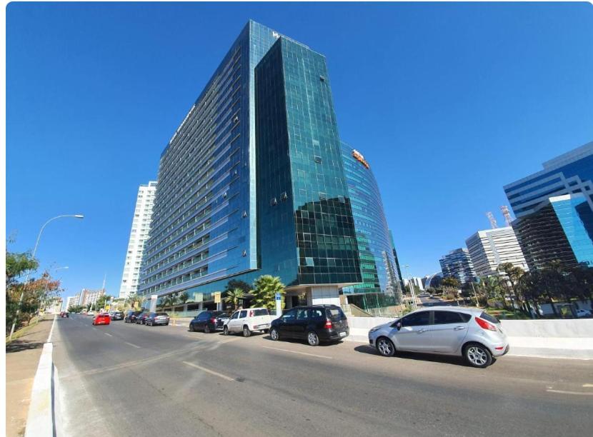 Flat com varanda e localização privilegiada-Vision