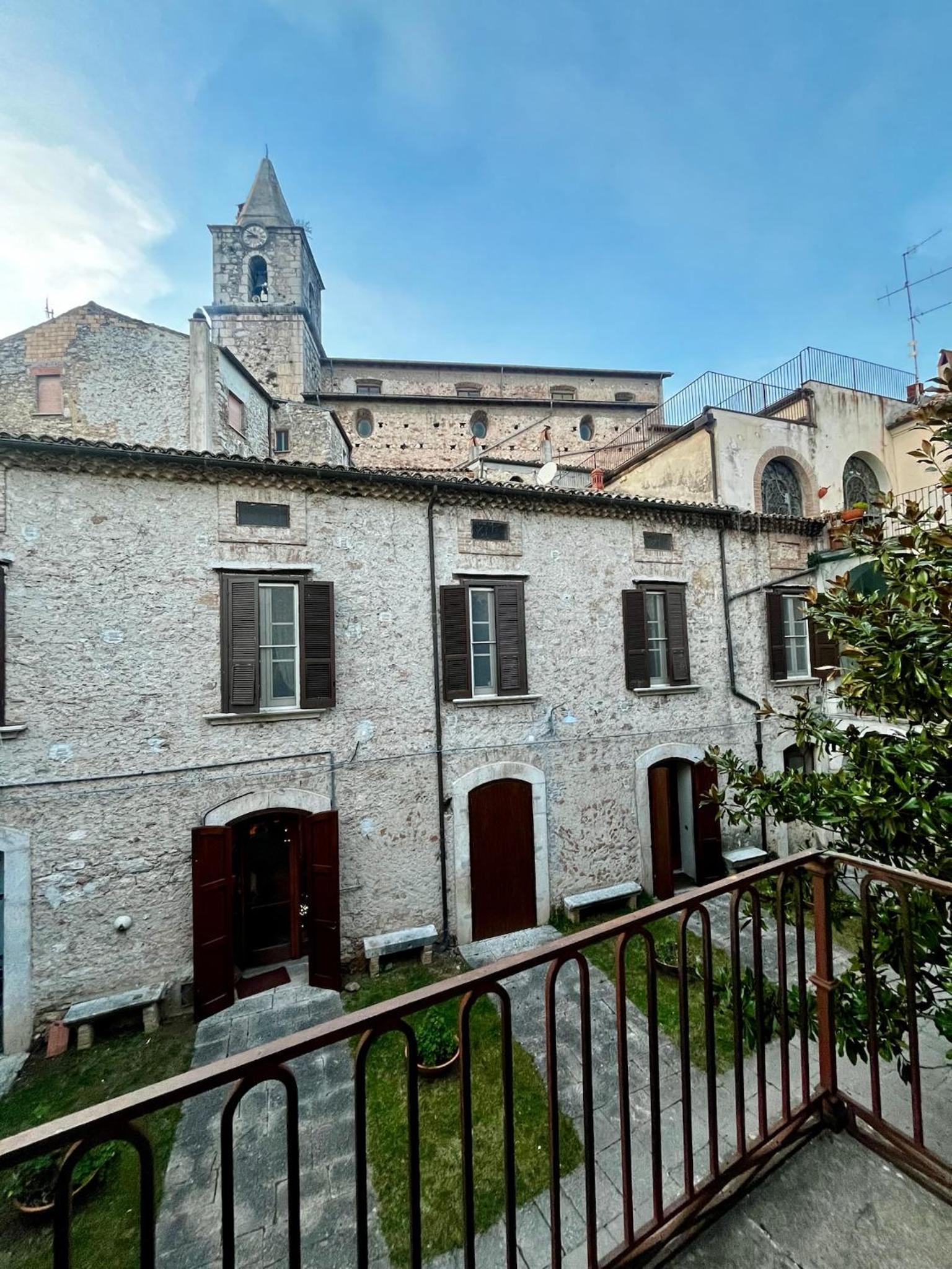 Photo 8