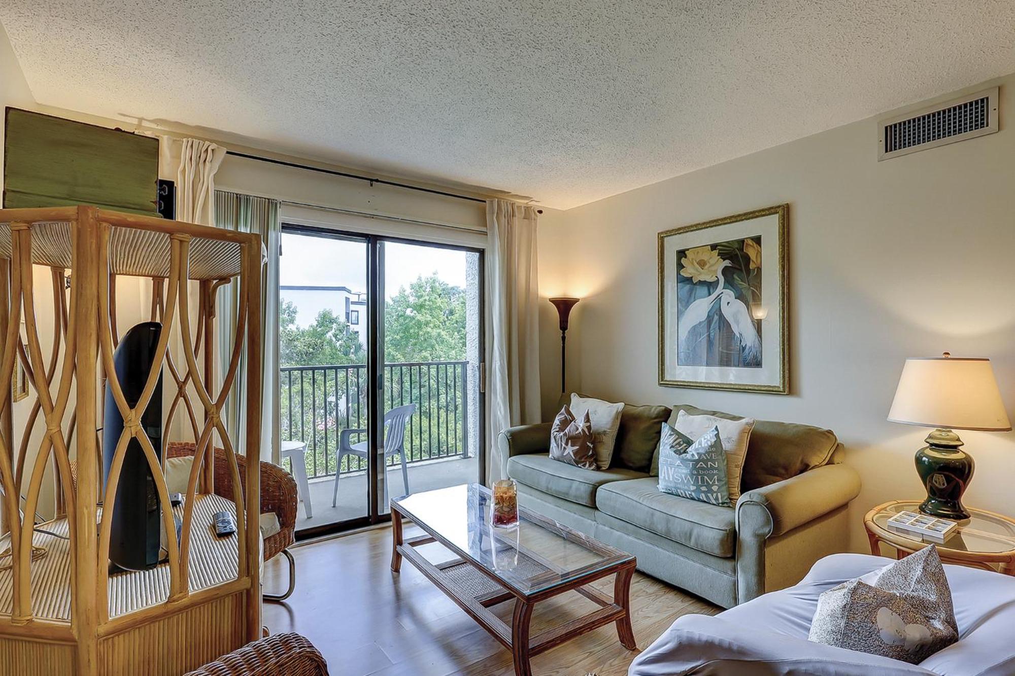 Wonderful 2 BR condo near the beach, shops and restaurants Community pool & tennis view 3