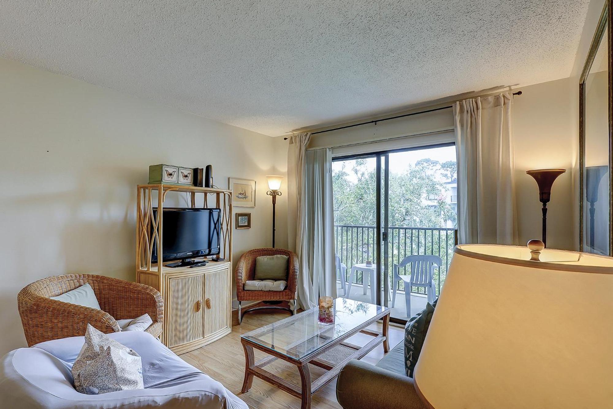 Wonderful 2 BR condo near the beach, shops and restaurants Community pool & tennis view 2