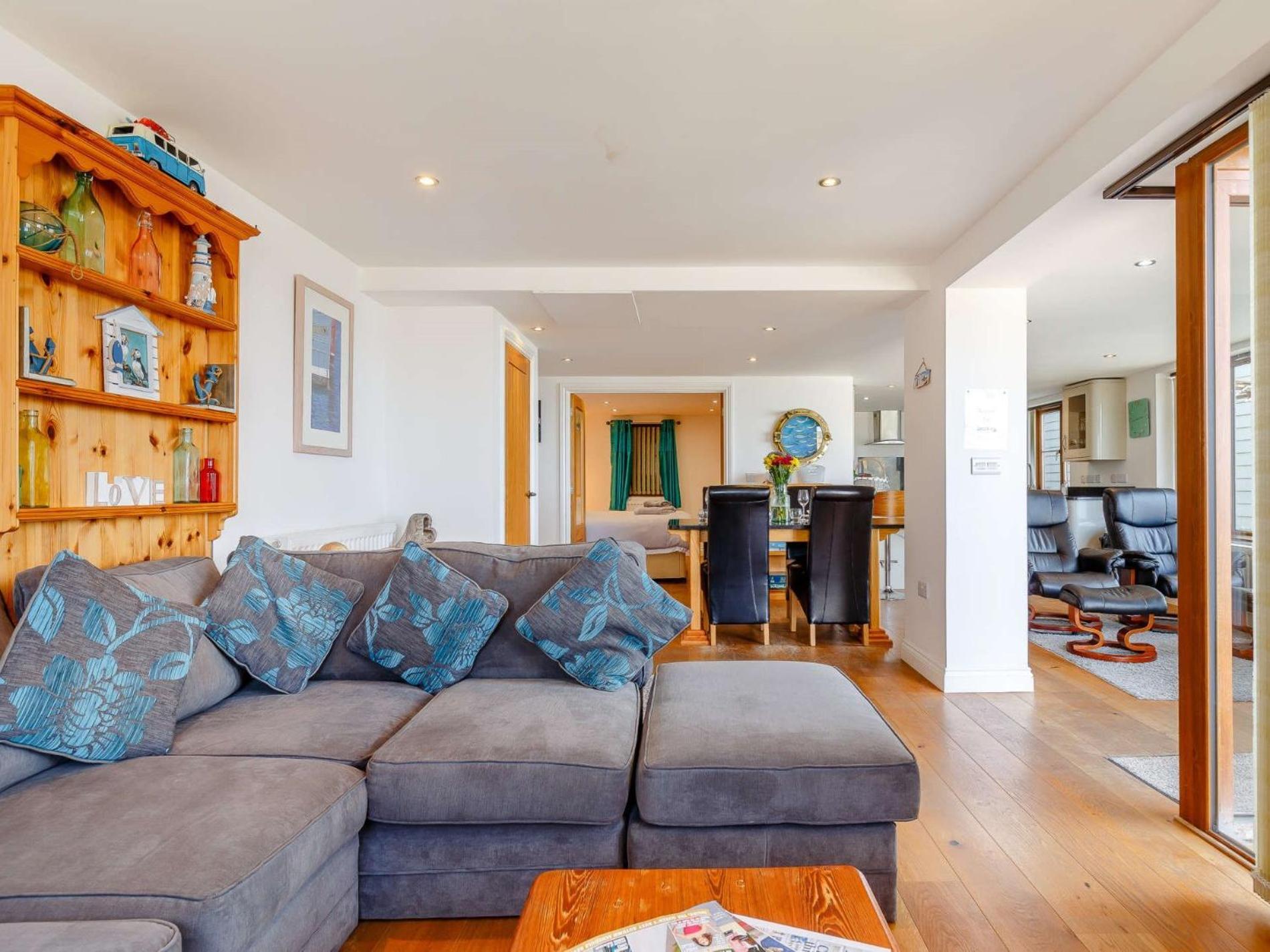 2 Bed in Redruth oc-sanap view 5