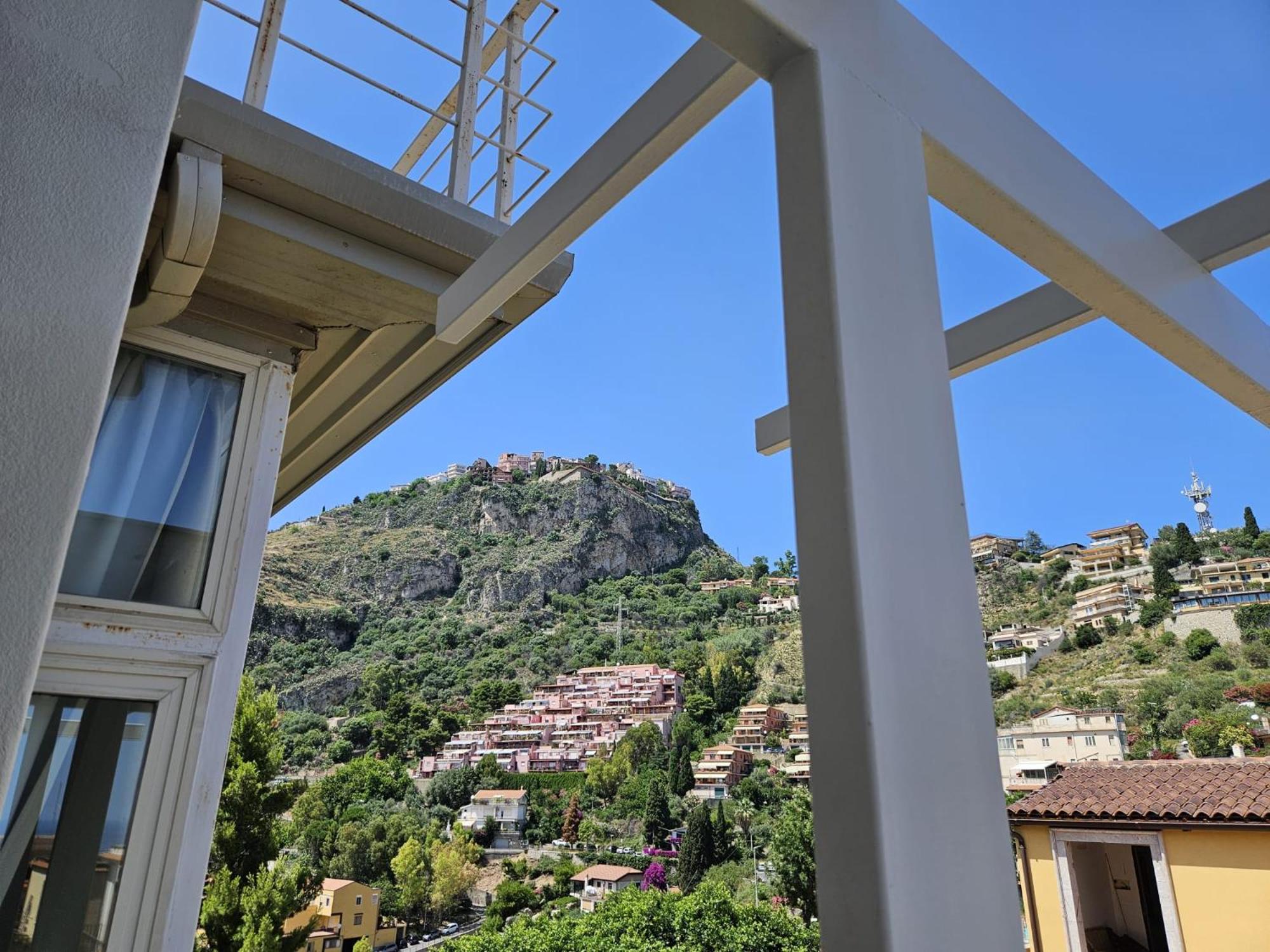 Taormina Artist House