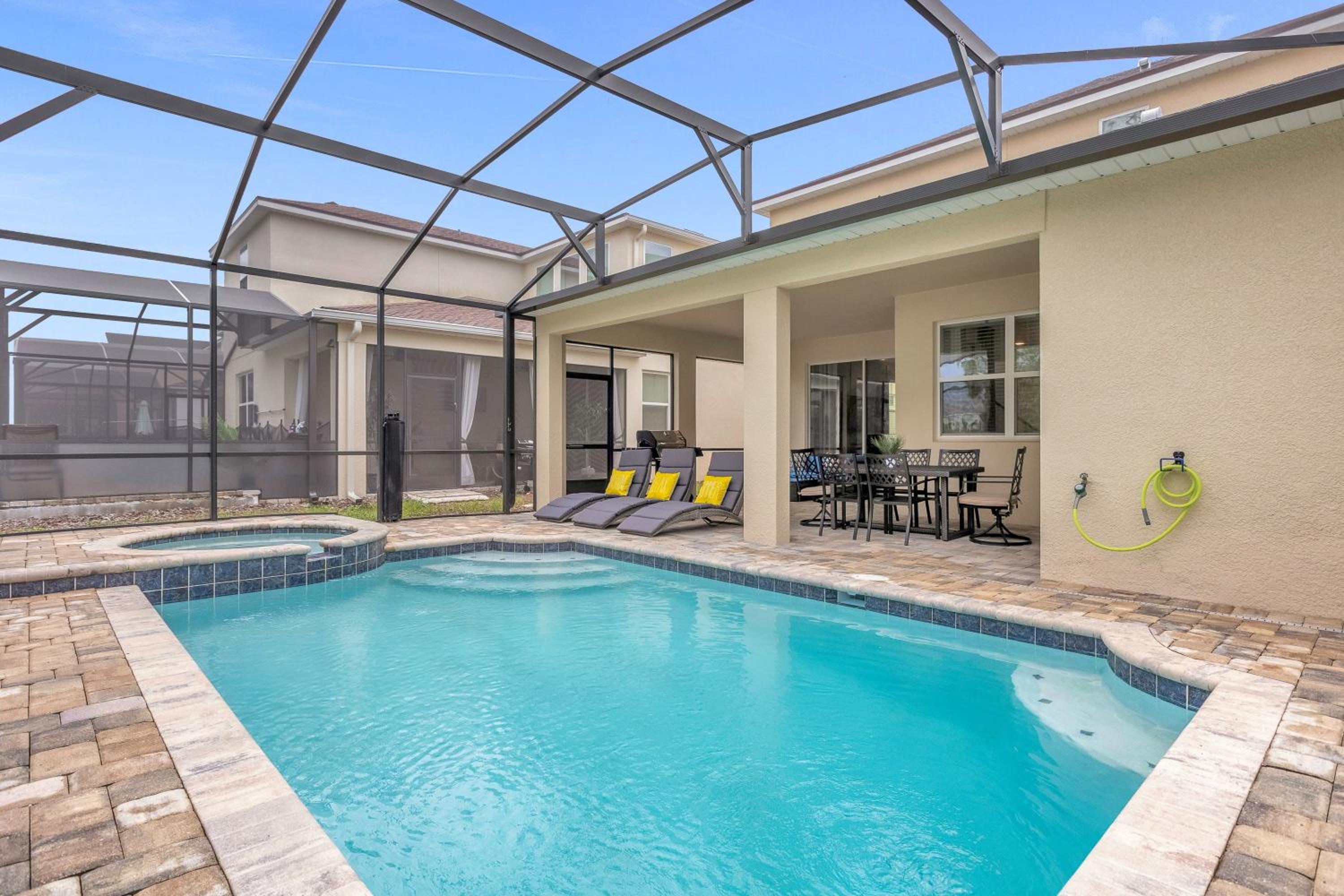 Upstay - Solara Resort Retreat w Pool and Hot Tub view 4