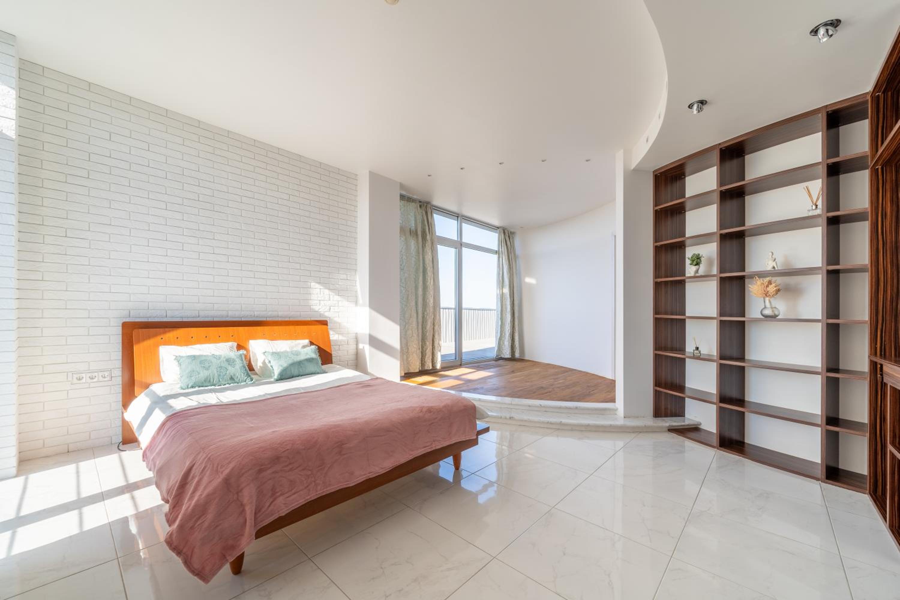 SkyPenthouse & SPA with FREE Parking