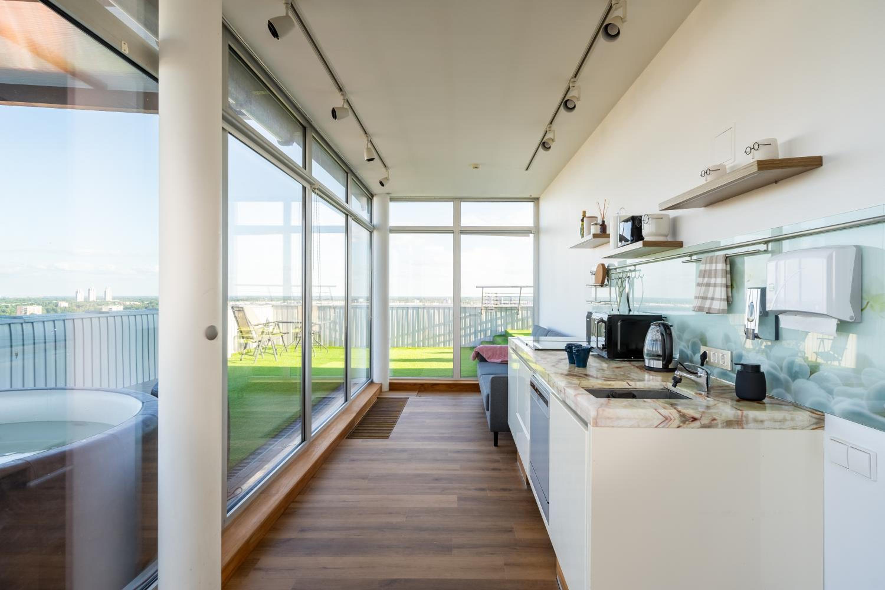 SkyPenthouse & SPA with FREE Parking