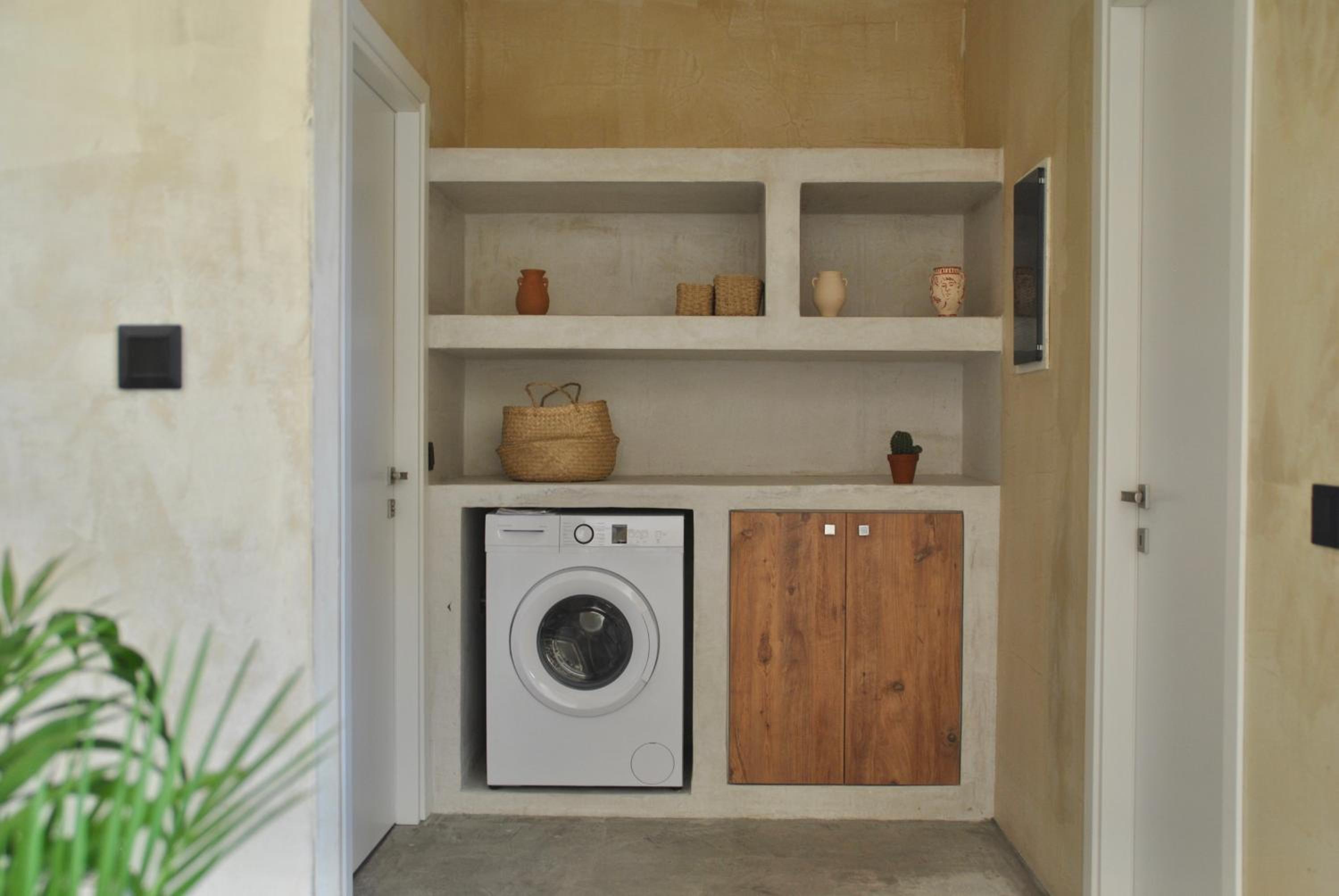 Terra Skouros photo 3