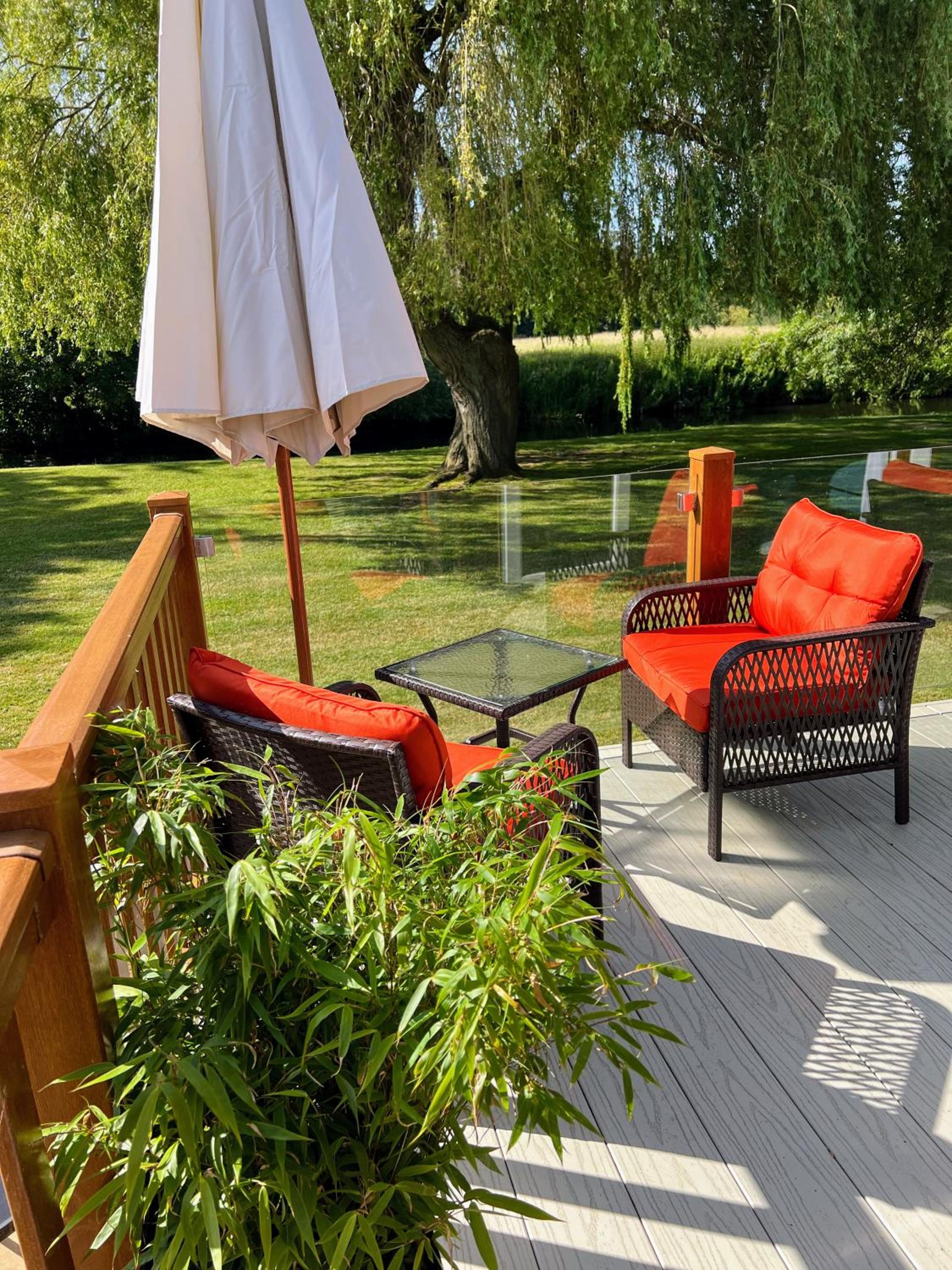 Riverbank Lodge